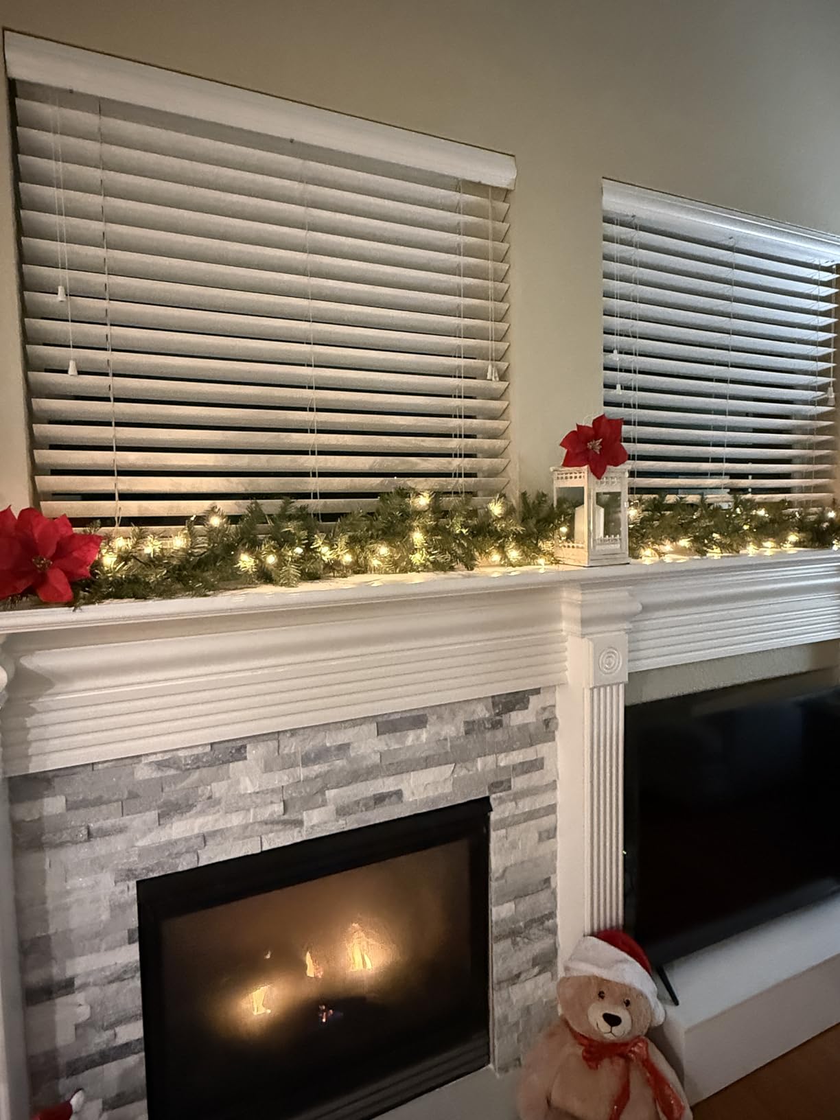National Tree Company Pre-Lit Artificial Christmas Garland, Green, Norwood Fir, White Lights, Plug In, Christmas Collection, 9 Feet | 50 Clear Lights, 240 Tips, Green customer photo 2