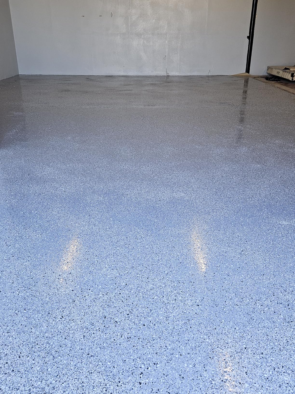 Epoxy Floor Kit - Good Full Kit - Clear Coating with High Gloss Finish - Covers 500 sq. ft. at 9.7 mils Thickness - Ideal for Garage, Basement, Concrete Floors, and More customer photo 2