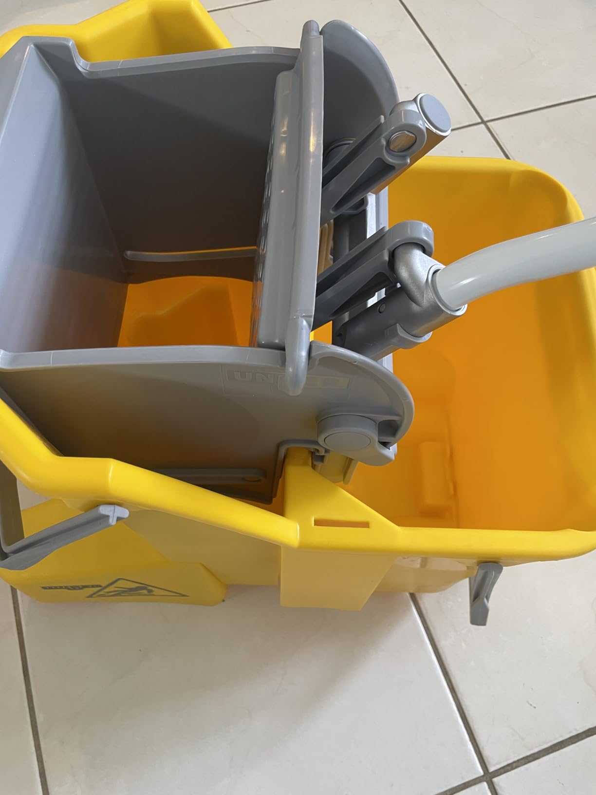 UNGER Commercial Yellow Dual-Compartment Mop Bucket with Wringer COMBY, 8-gallon, Side-Press Wringer for Clean/Dirty Water Separation customer photo 2