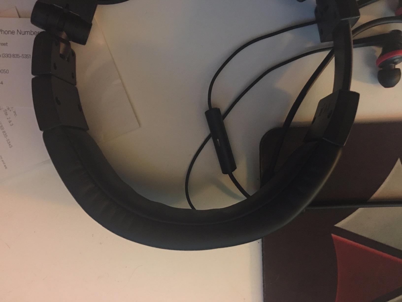 Audio-Technica ATH-M50X Professional Studio Monitor Headphones, Black customer photo 2