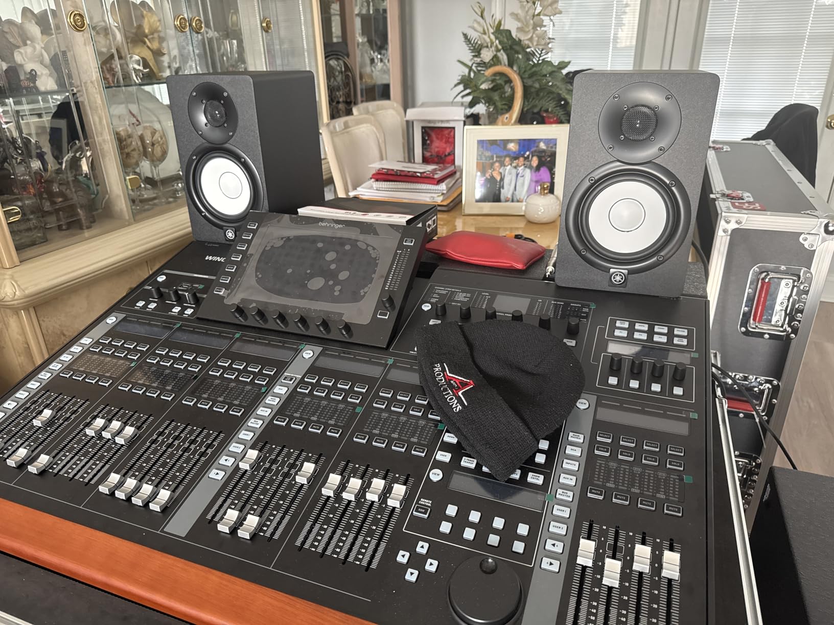 Yamaha HS5 Pair 2-Way Bass-Reflex Bi-Amplified Nearfield Studio Monitors with 5 Inch Woofers customer photo 2