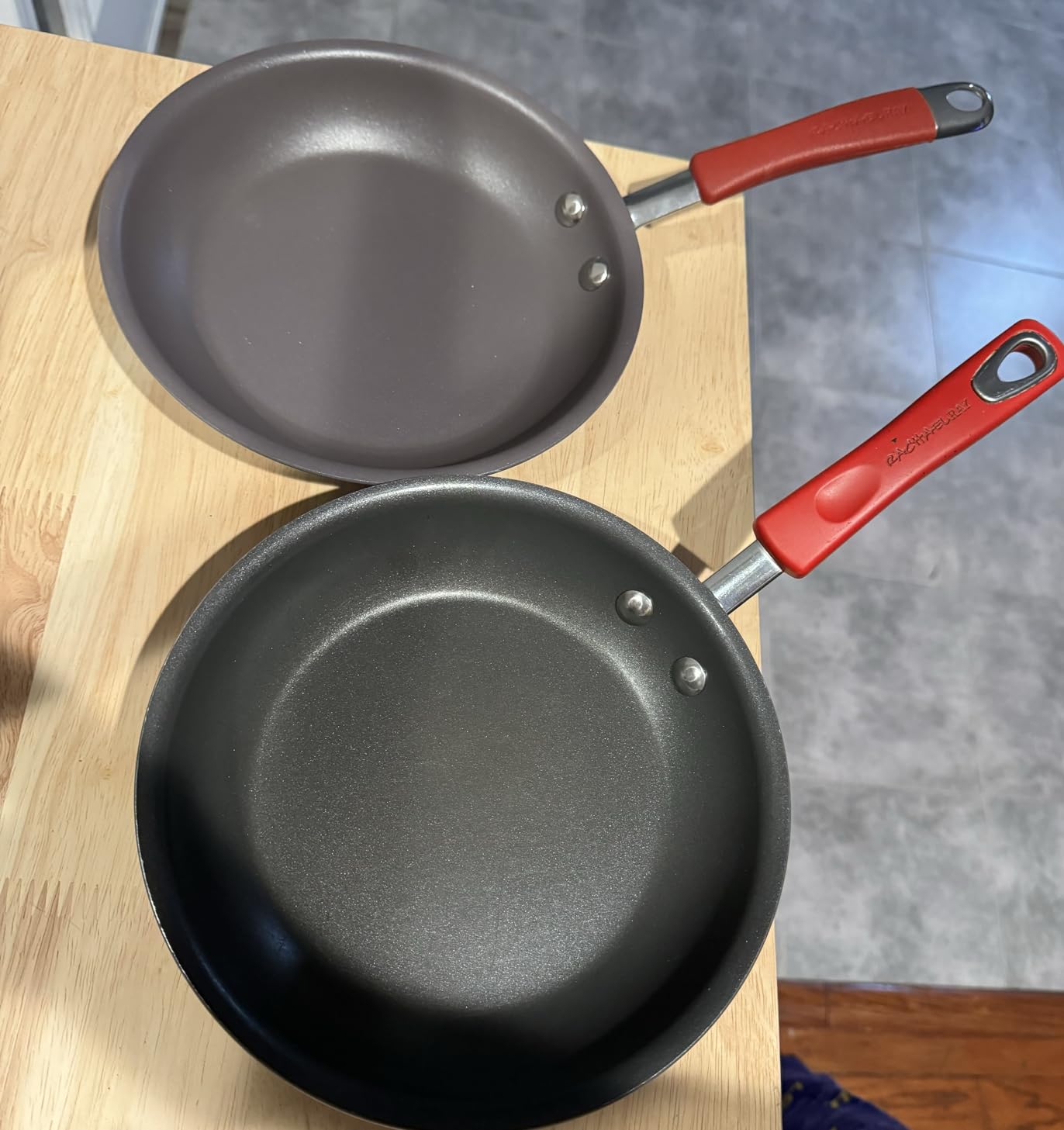 Rachael Ray Cucina Dishwasher-Safe Hard-Anodized Pots and Pans Set Non Stick Cookware, 12-Piece, Gray with Red Handles customer photo 2