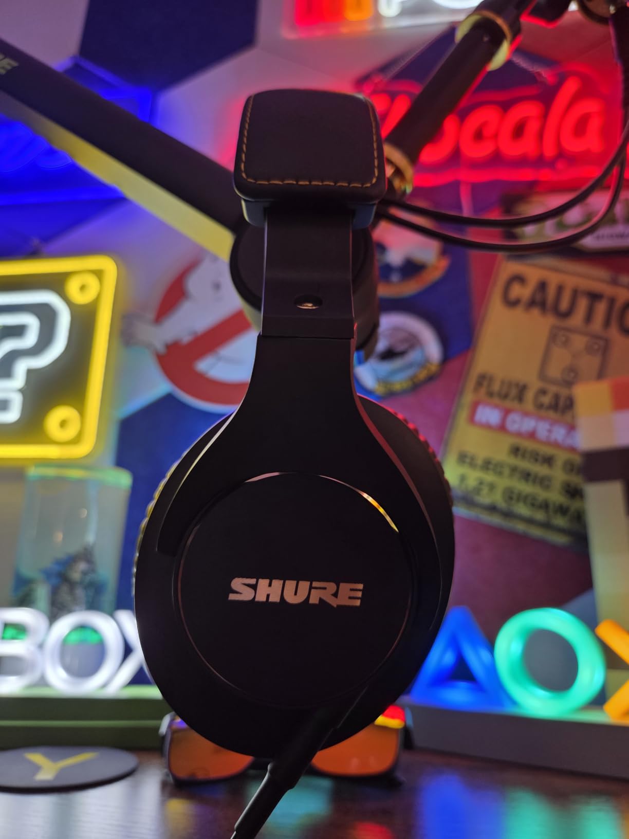 Shure SRH840A Professional Over-Ear Wired Studio Headphones for Recording, Mixing & Monitoring customer photo 1