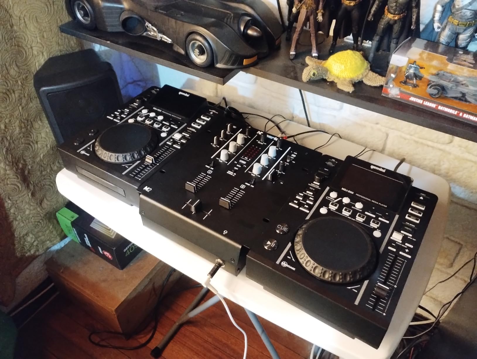 Numark M2 2-Channel Scratch DJ Mixer, Rack Mountable with 3-Band EQ, Microphone Input and Replaceable Crossfader customer photo 2