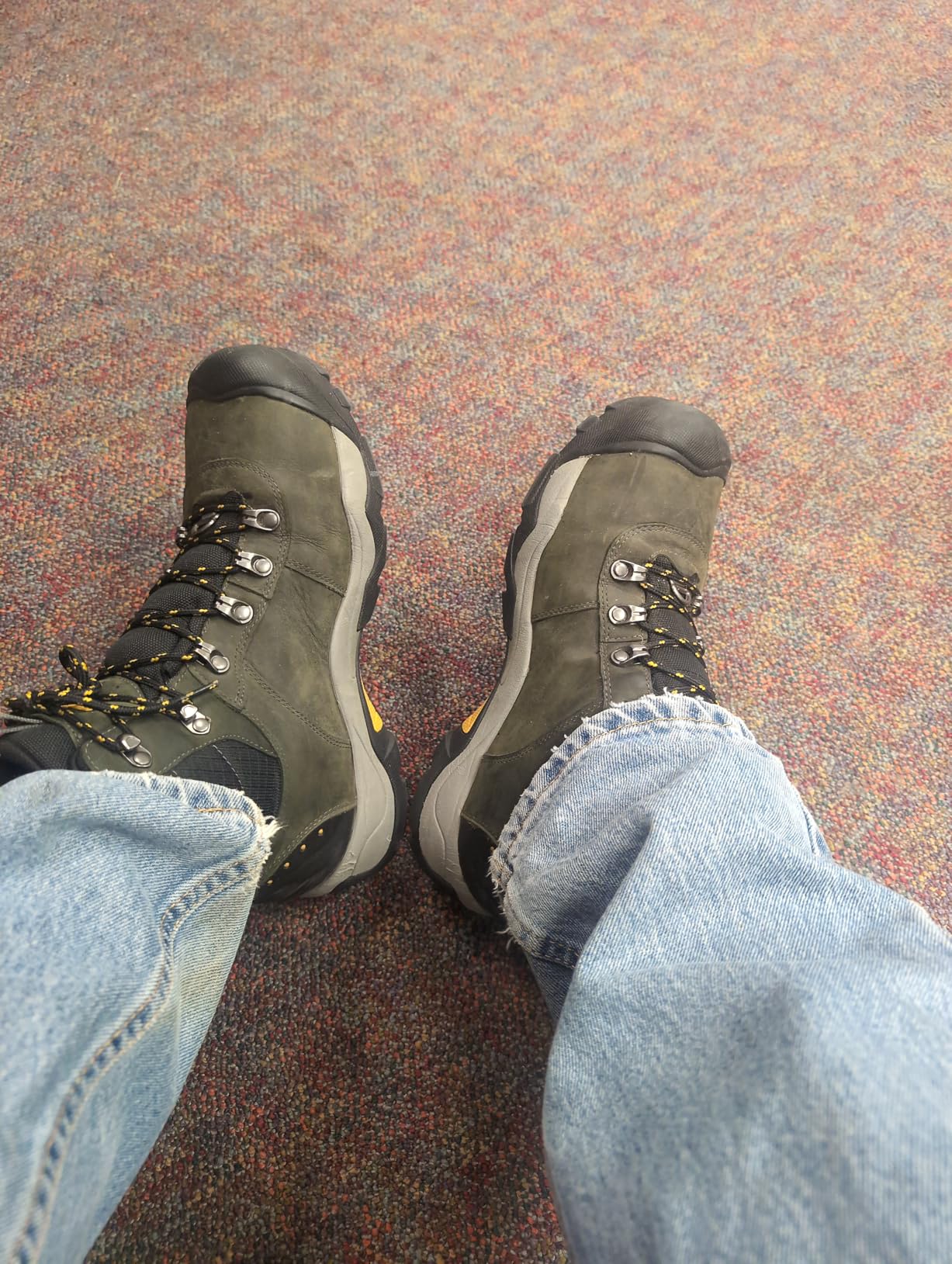 KEEN Men's Revel III Mid Height Waterproof Insulated Hiking Boot customer photo 1