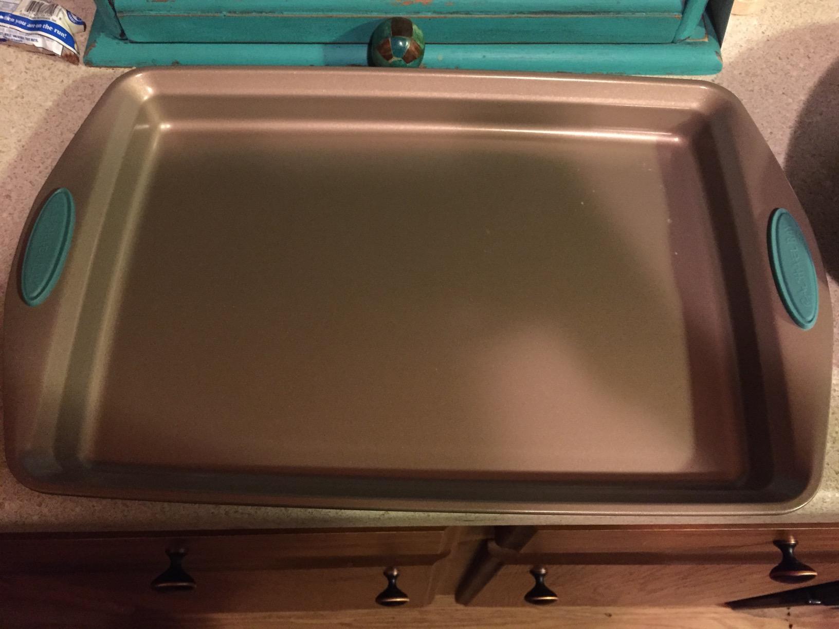 Rachael Ray Cucina Nonstick Bakeware Baking Pans Set, Latte Brown and Cranberry Red, Baking Dishes, 10-Piece customer photo 2
