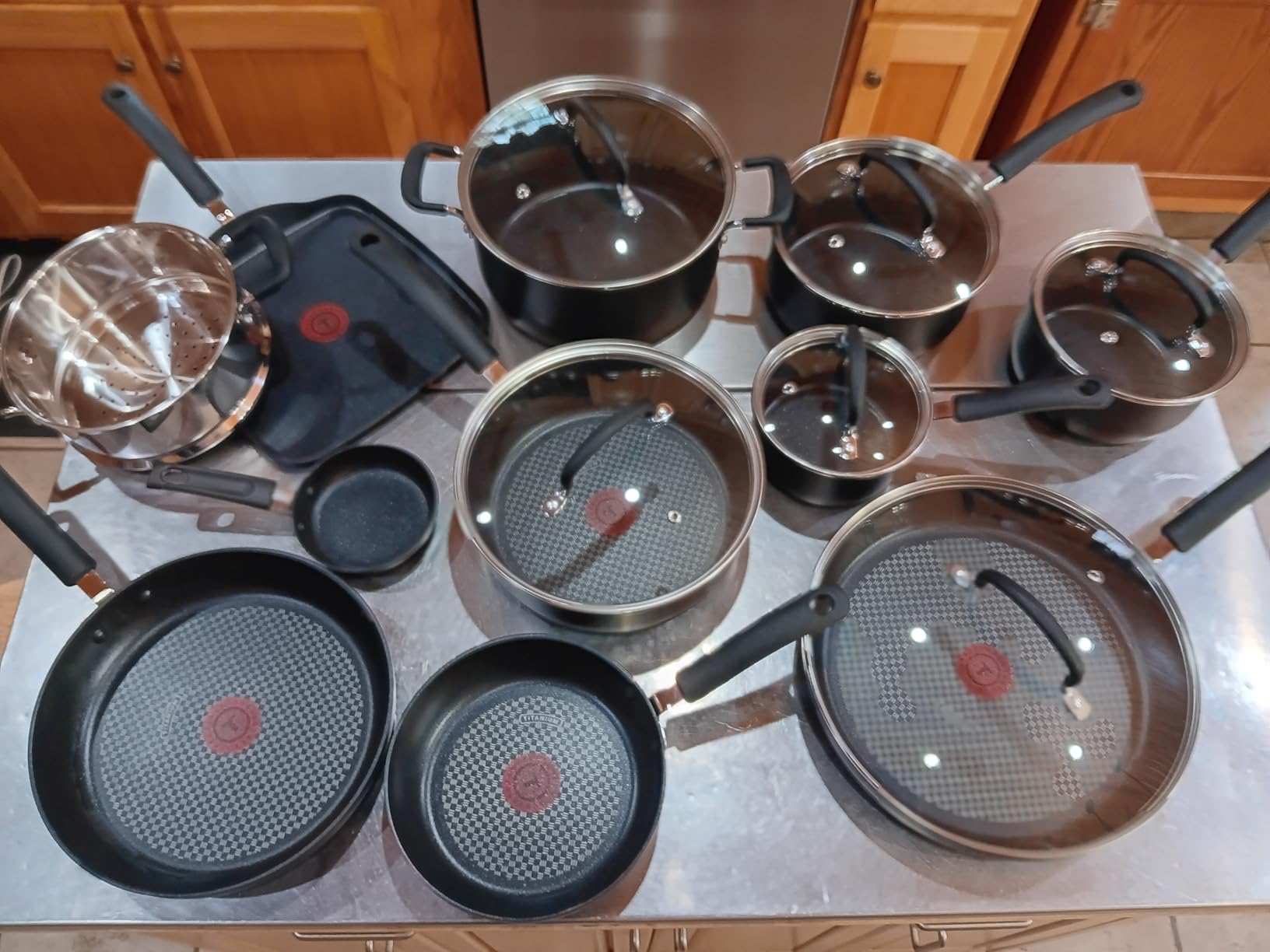 T-Fal Ultimate Hard Anodized Nonstick Pots and Pans Set 17 Piece, Nonstick Cookware Set with Fry Pan, Saucepans, Saute-Pan, Griddle, Dishwasher Safe, Onyx customer photo 1