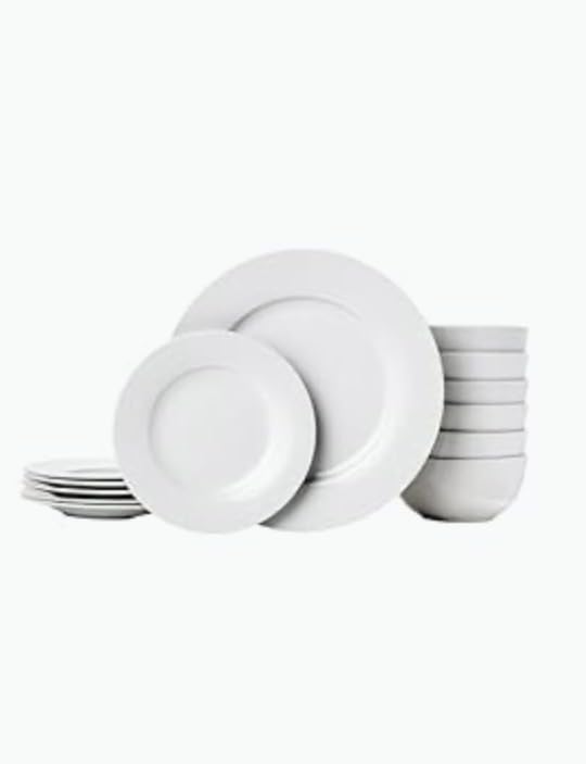 Amazon Basics Porcelain Dinnerware Set, Microwave and Dishwasher Safe, Service for 6, 18-Piece, Plates, Bowls, White customer photo 1