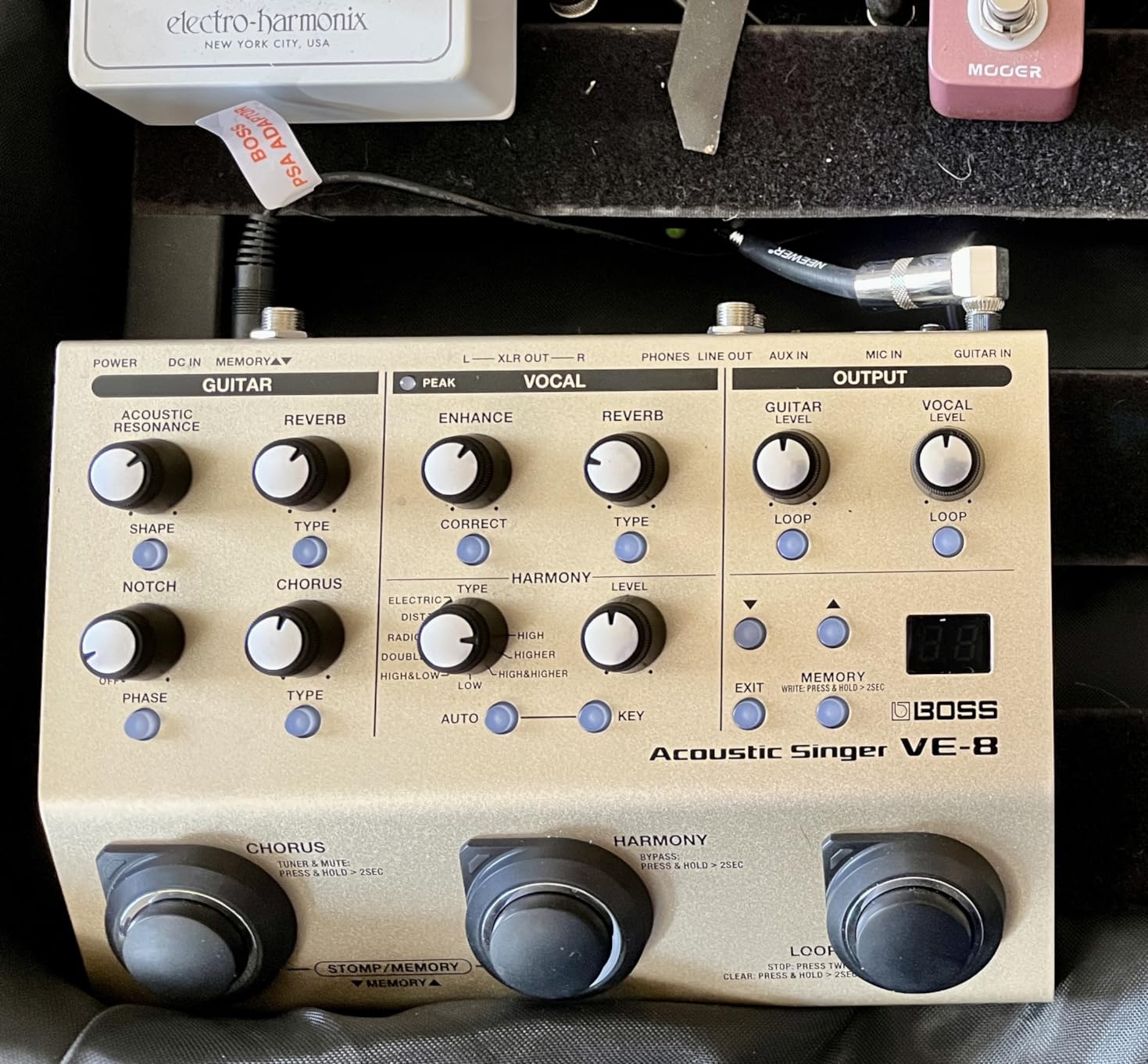 BOSS VE-8 Acoustic Singer - Compact All-In-One Preamp and Effects Solution for Singing Guitarists - Create Natural Harmonies in Real-Time - Studio-Quality Processing - Multiple Vocal Effects - Looper customer photo 1