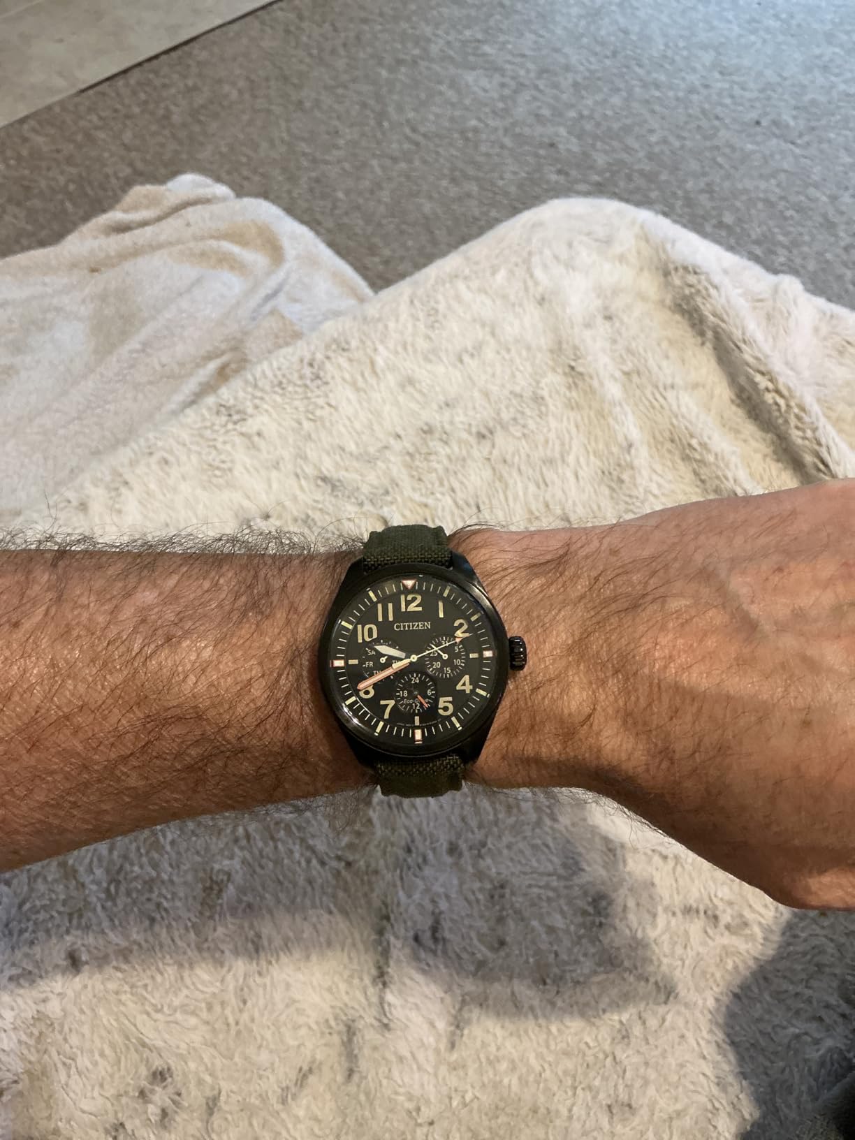 Citizen Men's Eco-Drive Weekender Garrison Field Watch, Stainless Steel with Olive Green Nylon Strap, Black Dial (BU2055-16E) customer photo 1