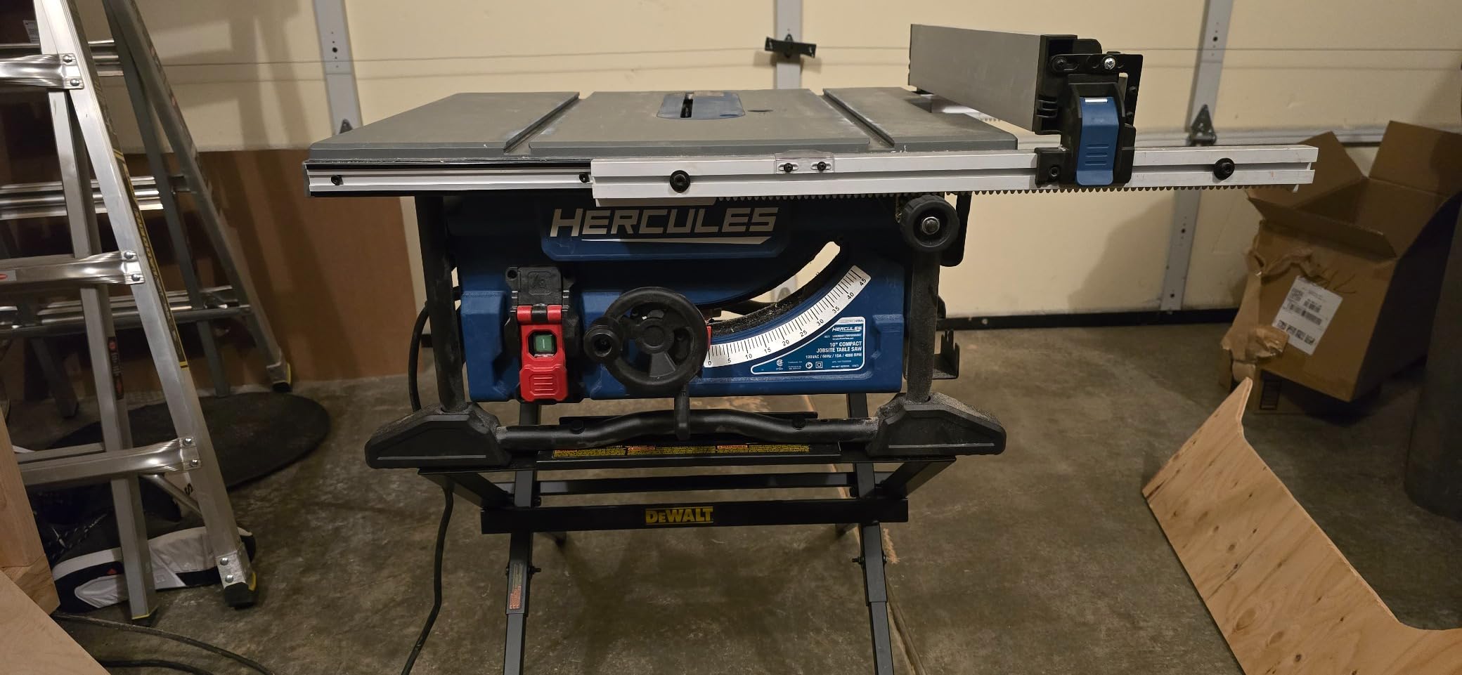 DEWALT Table Saw Stand for Jobsite, 10-Inch (DW7451) customer photo 1