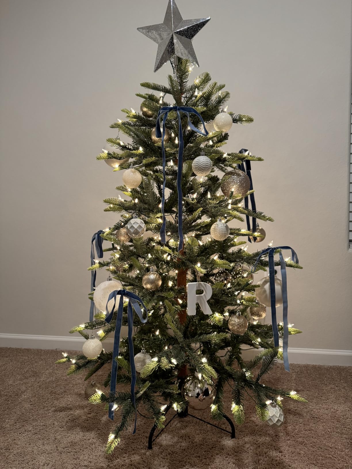 Puleo International 7.5ft Pre-Lit Aspen Fir Artificial Christmas Tree with 700 Clear Lights, 1319 Realistic Dense Branch Tips, Easy Setup Artificial Trees with Sturdy Metal Stand customer photo 2