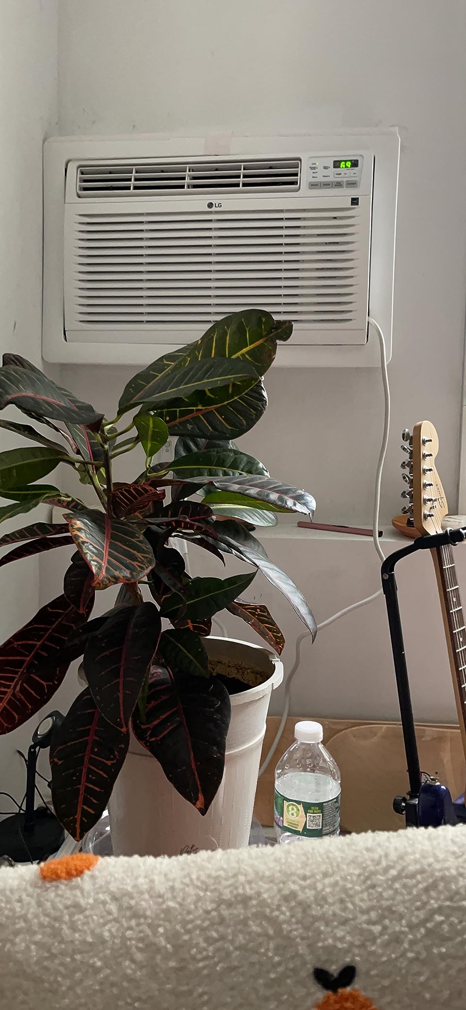 LG 7,800 BTU Through the Wall Air Conditioner, 115V, AC Wall Unit for Rooms up to 330 Sq. Ft., Wall Mounted AC Unit with Remote and 3 Cool & Fan Speeds, White customer photo 2