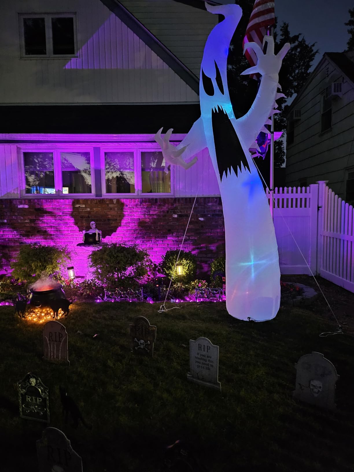 12 Ft Halloween Inflatables Terrible Ghost Decoration with Flash Color Changing Light Blow Up Decor Indoor Outdoor Yard Lawn Decorations customer photo 1