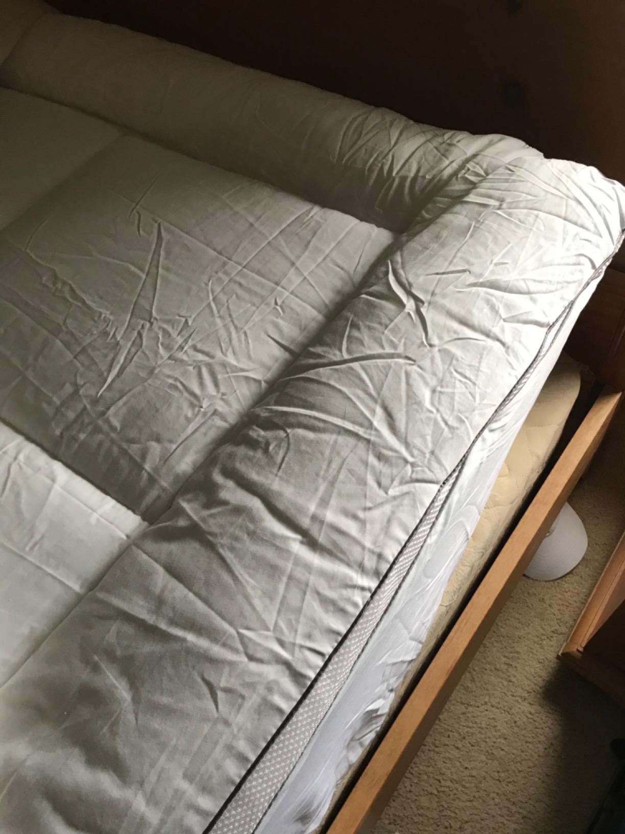 ViscoSoft 4 Inch Pillow Top Memory Foam Mattress Topper Twin XL - Cooling CertiPur-US Certified - Extra Long Hybrid Lux Dual Layer Mattress Pad - Perfect for College Dorms customer photo 1