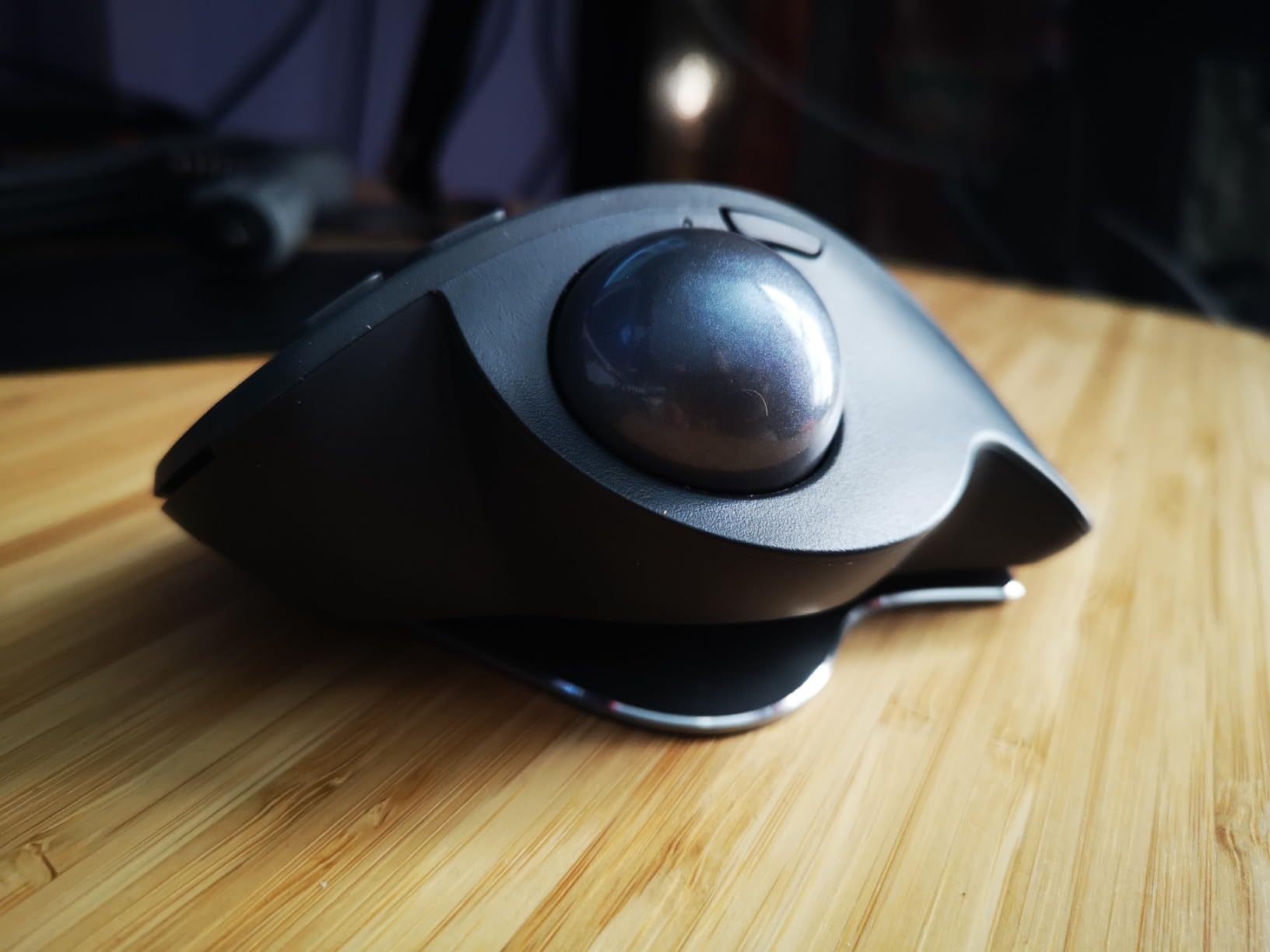 Logitech MX Ergo Plus Advanced Wireless Trackball for PC and MAC with Extra 10 Degree Wedge customer photo 2