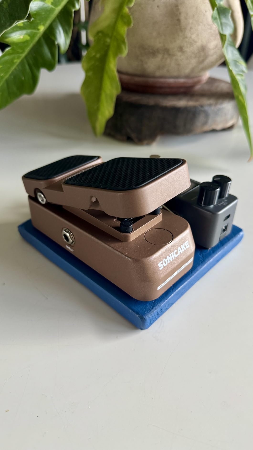 SONICAKE Active Volume & Wah Pedal, Mini 2 in 1 Combo Electric Guitar Effect Pedal with Wah Wah Active Volume Control - VolWah customer photo 2