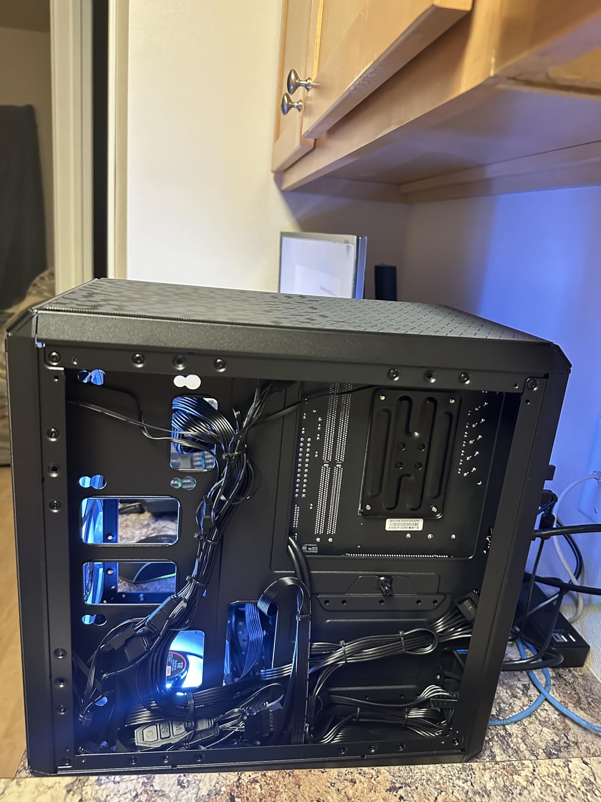 Cooler Master MasterBox Q300L Micro-ATX PC Case - Compact mATX Computer Case with Magnetic Dust Filters, Modular Adjustable I/O Panel, Perforated Airflow Design, 1 x 120mm Pre-Installed Fan, Black customer photo 1