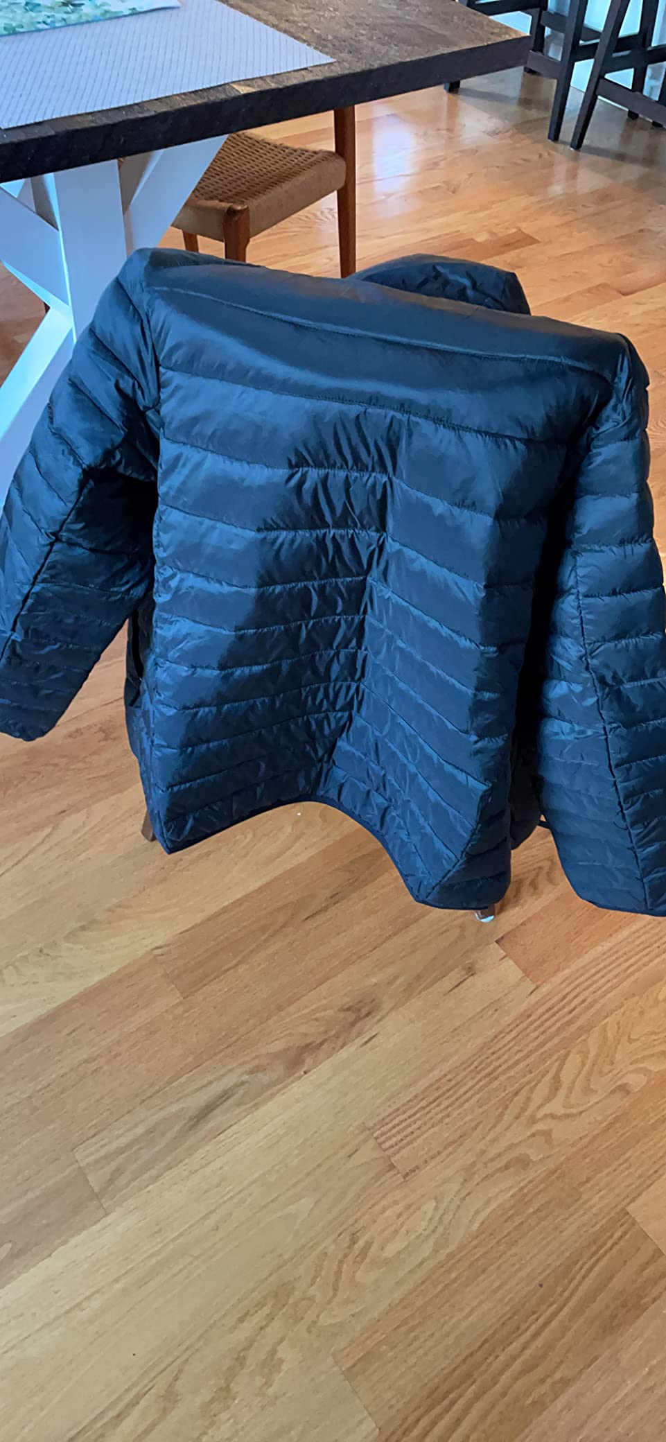 Amazon Essentials Men's Packable Lightweight Water-Resistant Puffer Jacket (Available in Big & Tall) customer photo 2
