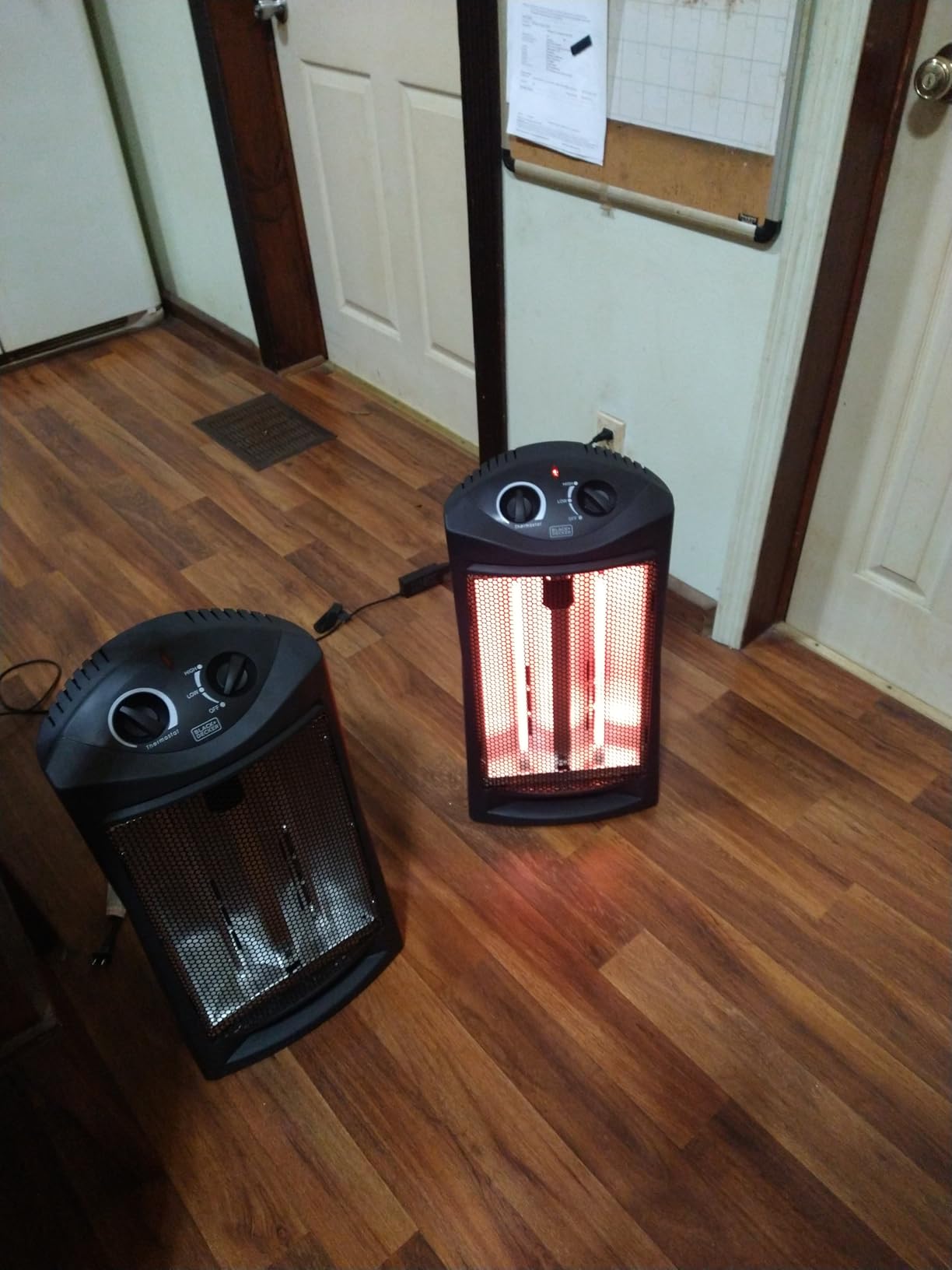BLACK+DECKER Infrared Radiant Quartz Tower Heater, 1500W Space Heater with Adjustable Thermostat, Portable Heater with 2 Settings, Personal Heater for Home and Office, BHTI06, Black customer photo 1