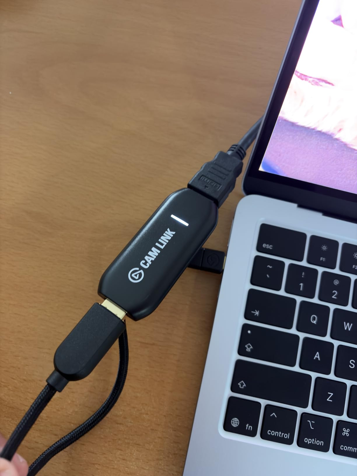 Elgato Cam Link 4K Capture Card for DSLR, Camcorder, Action Cam | HDMI to USB 3.0, Stream in 1080p60 or 4K30/60, Ultra-low latency, Works with OBS, Zoom, Discord, PC/Mac/iPad compatible customer photo 1
