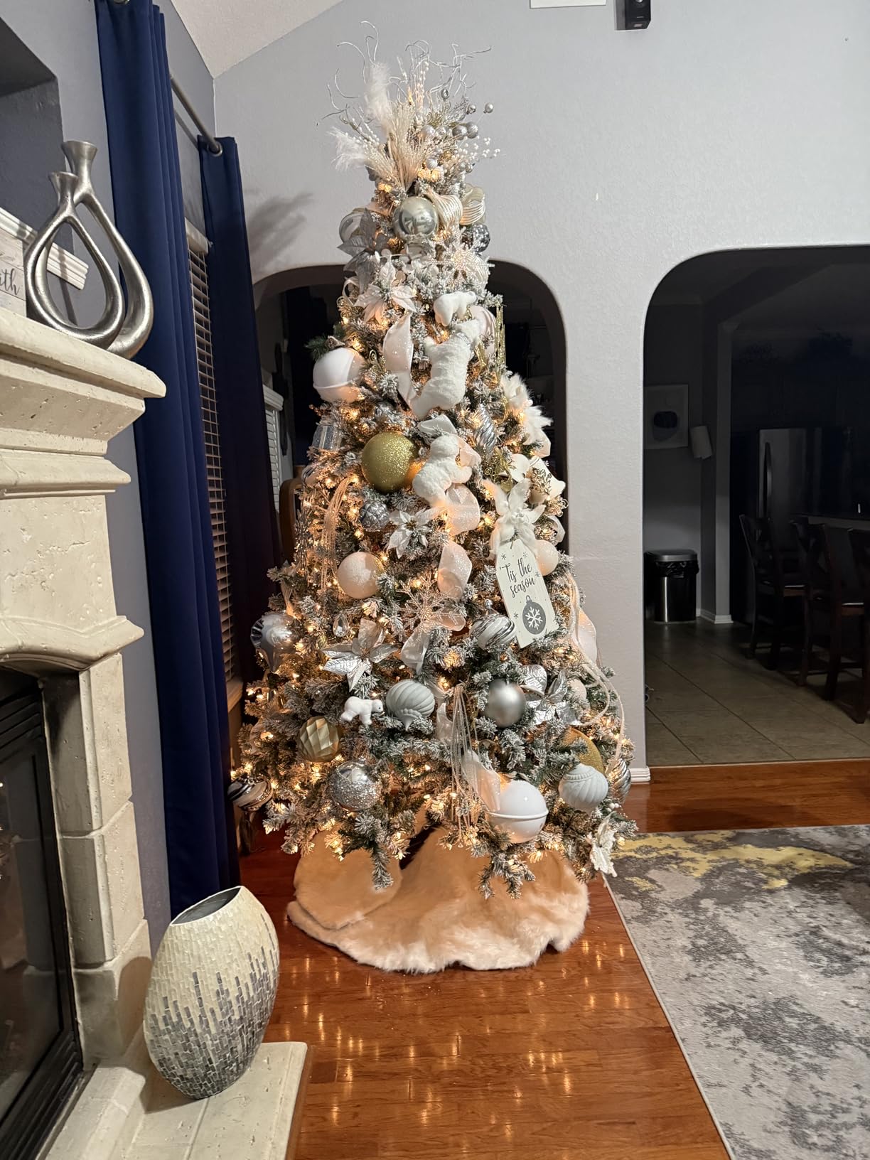 Best Choice Products Pre-Lit Artificial Christmas Tree, 6ft Snow Flocked Design Pine Tree, Full Appearance Snowy w/Easy Assembly, Metal Stand customer photo 2