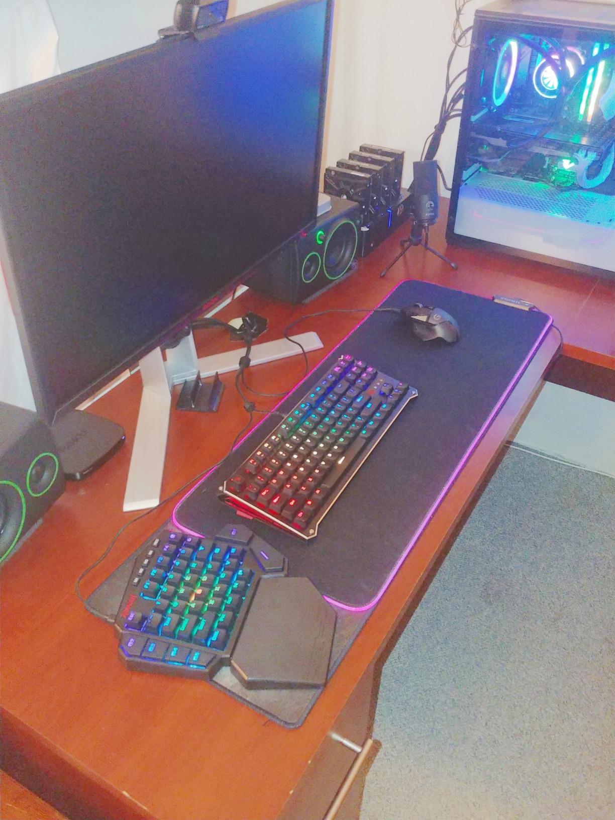 Redragon K585 DITI Wired One-Handed RGB Mechanical Gaming Keyboard, 42 Keys Type-C Professional Gaming Keypad w/Upgraded Hot-Swappable Socket, 7 Onboard Macro Keys & Detachable Wrist Rest customer photo 1