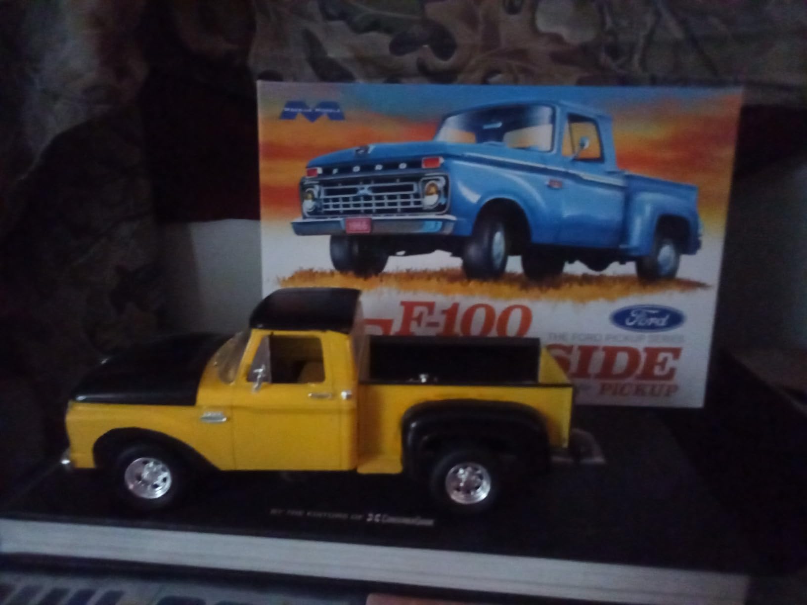 Moebius MMK1232 1:25 1966 Ford F-100 Flareside Pickup Model Kit customer photo 1