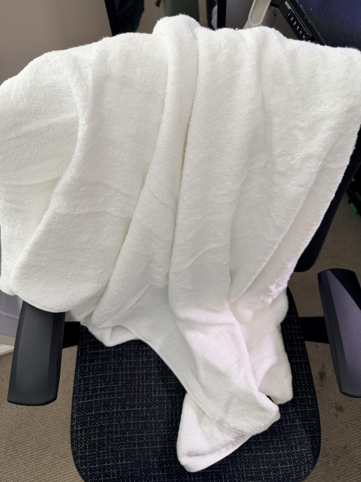 Utopia Towels Jumbo Bath Sheets, 2 Pack, 35x70 in, 600 GSM Cotton, White | Extra Large Ring Spun Cotton Bath Sheets - Soft, Plush, Quick-Drying, Highly Absorbent, Great for Everyday Use customer photo 1