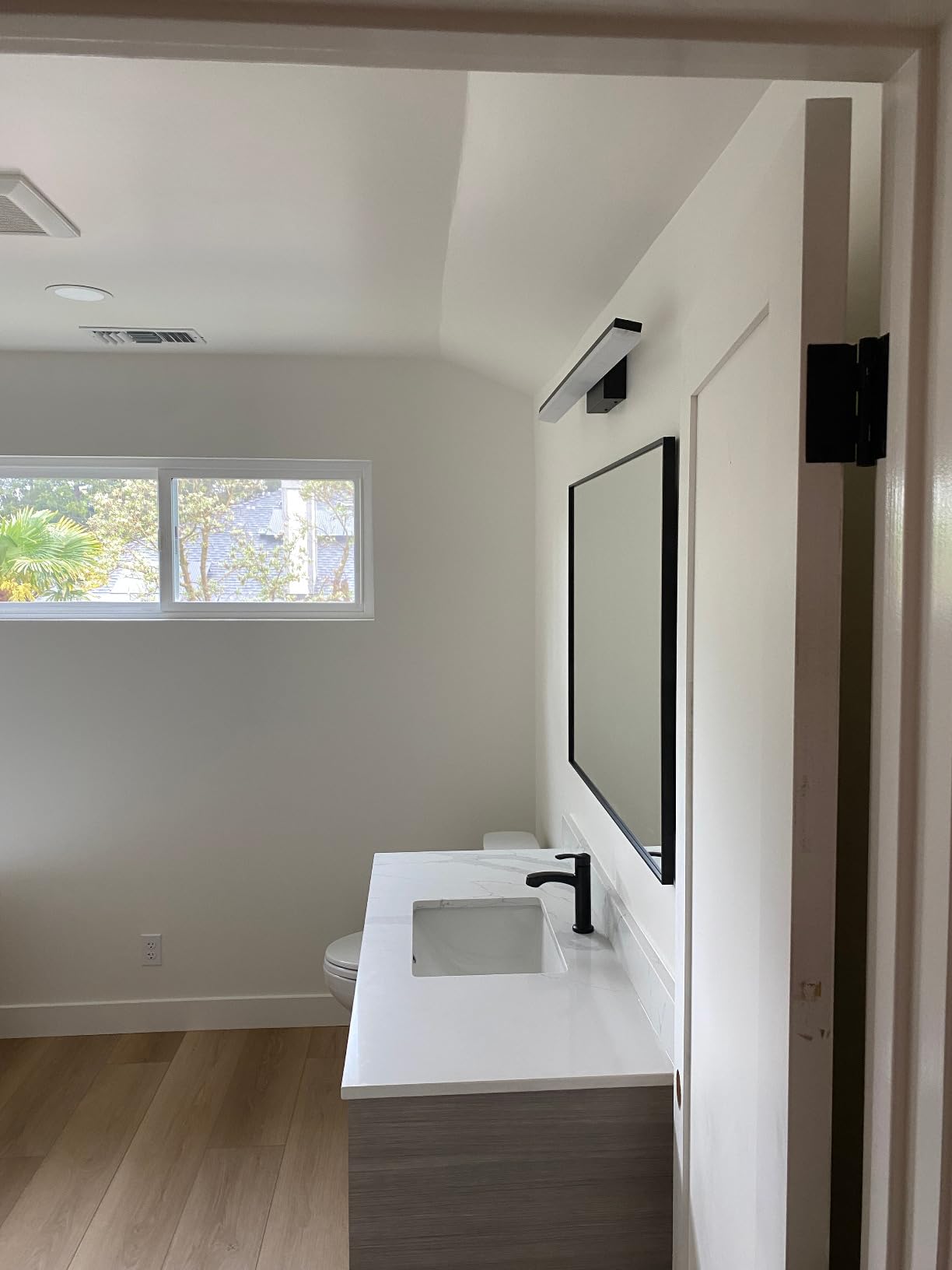 mirrea 48in Modern LED Vanity Lights for Bathroom Black (Warm White 3000K) | Over Mirror,ETL listed,Dimmable,48watts,Eye-friendly,Frosted acrylic shade,Rust-resistant,Moisture-resistant customer photo 2