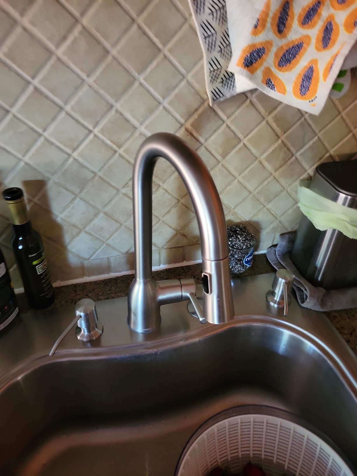 Moen Adler Spot Resist Stainless One-Handle High Arc Pulldown Kitchen Faucet with Power Clean, 87233SRS customer photo 2