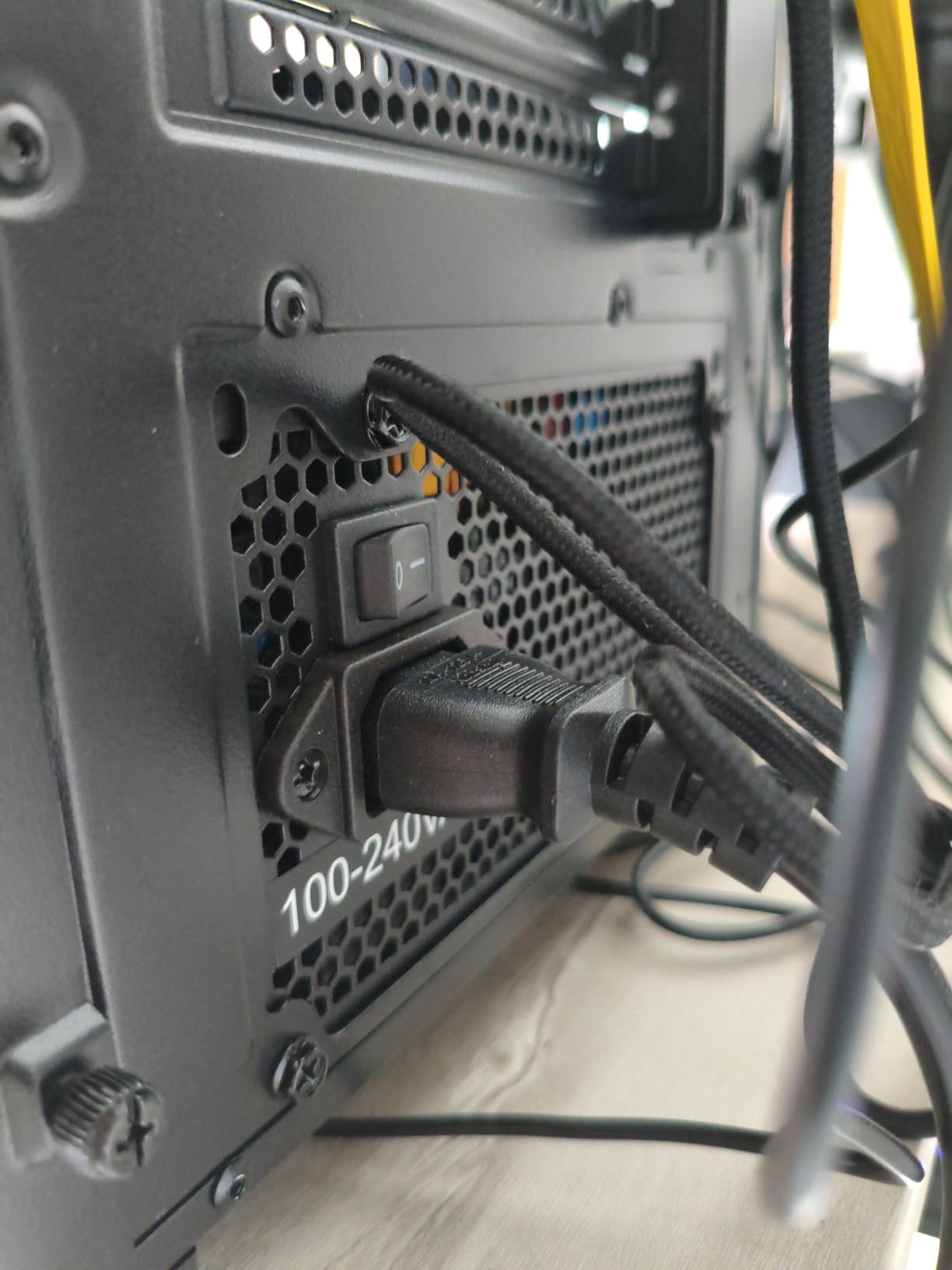 Segotep 650W 80 Plus Gold Certified Non-Modular ATX Power Supply with 6+2 Pin Connectors PFC Protection and RoHS Compliance, 120mm Silent Fan Gaming PSU GN-650 Black customer photo 1