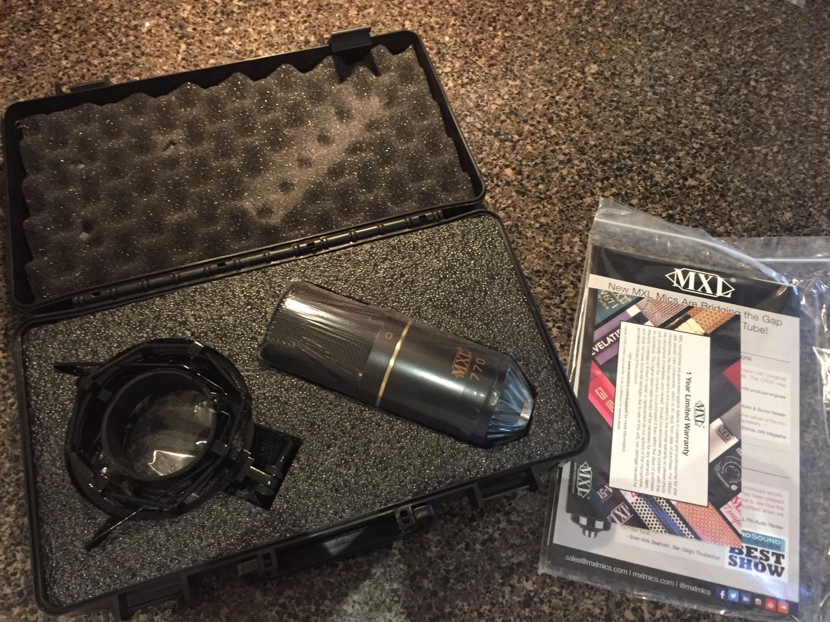 MXL 770 Condenser Microphone for Podcasting, Singing, Home Studio Recording, Gaming & Streaming | XLR | Large Diaphragm | Cardioid (Vintage White) customer photo 1