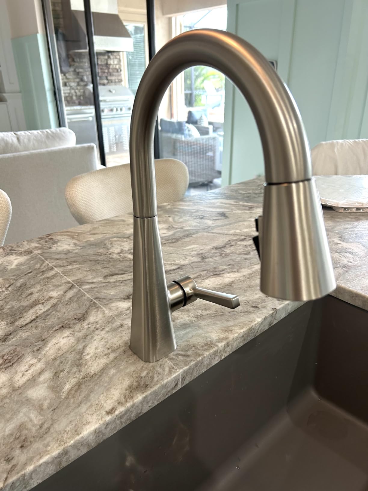 Delta Lenta Brushed Nickel Kitchen Faucet with Pull Down Sprayer, Modern Single Hole Kitchen Sink Faucet, Single Handle, SpotShield Stainless 19802Z-SP-DST customer photo 2