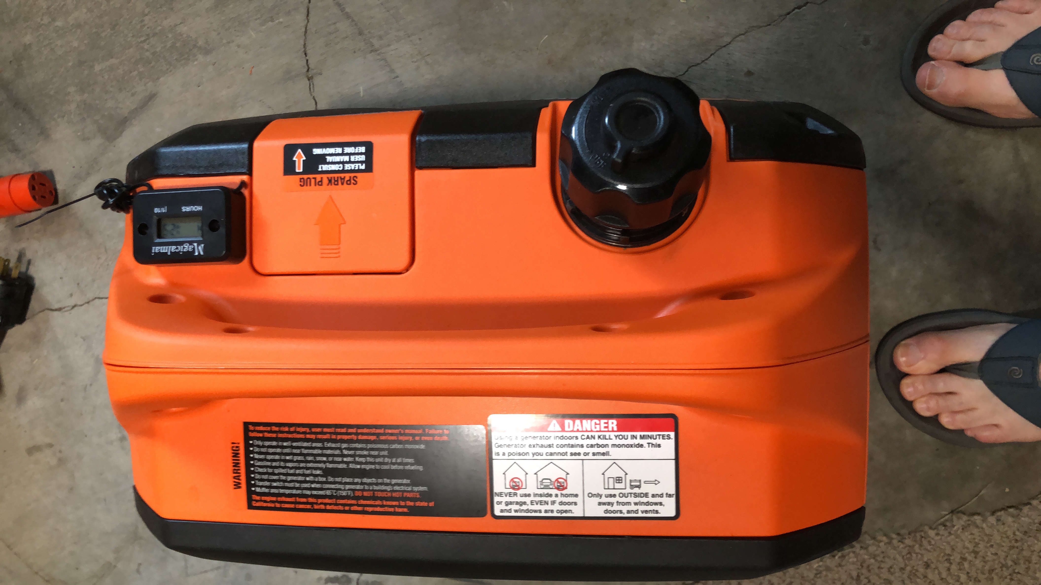 WEN Super Quiet 2350-Watt Portable Inverter Generator with Fuel Shut Off, Gasoline Power, Ultra Lightweight (56235i), Black customer photo 2