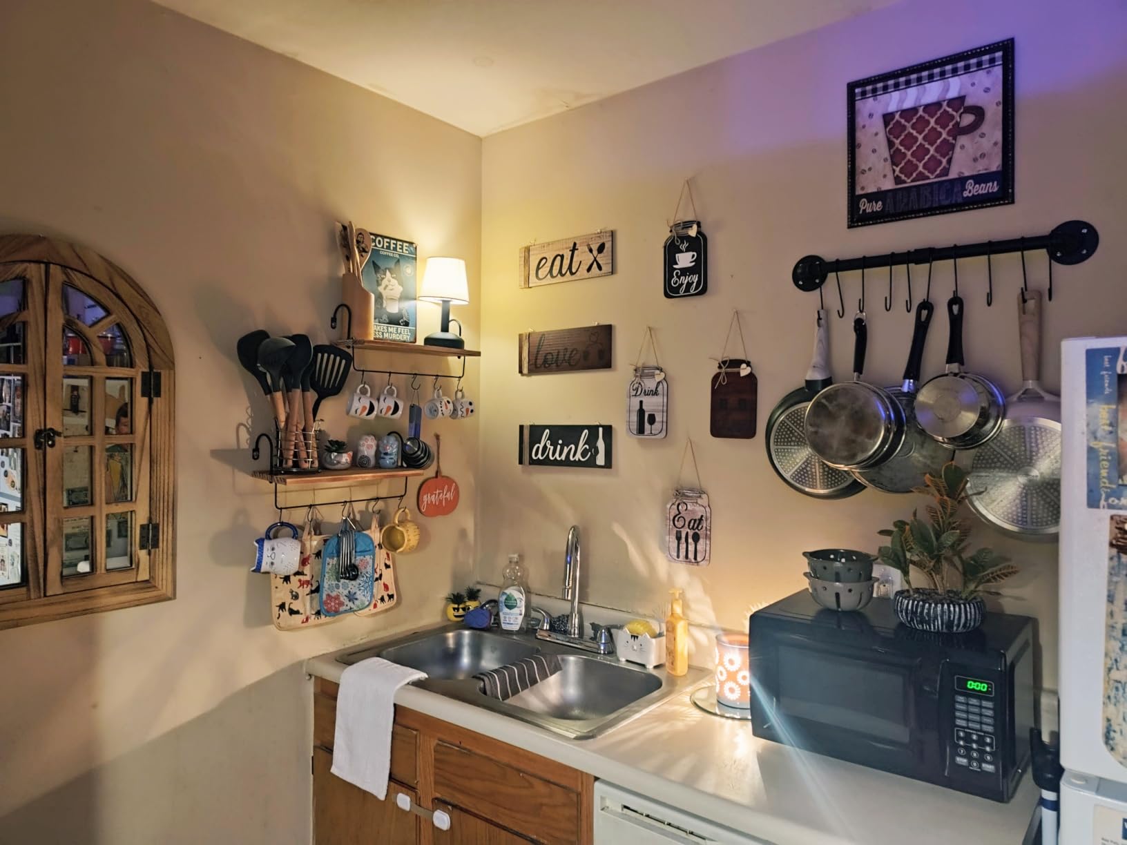 Toplife 31.5 inch Pot Rack, Kitchen Wall Mounted Detachable Pan Lid Utensils Organizer Hanging Rail with 14 Hooks, Black customer photo 1