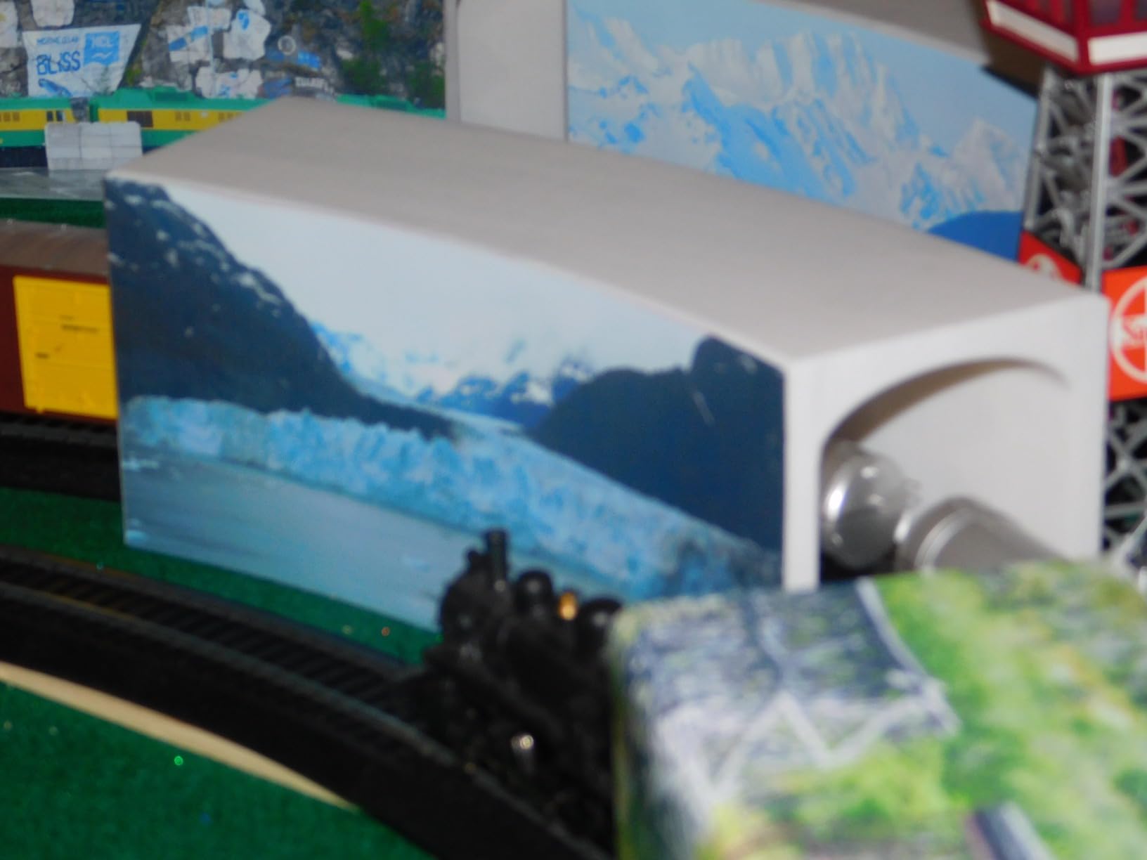 Tunnel for HO Scale Train (18 inch Radius, 30 Degrees) customer photo 2
