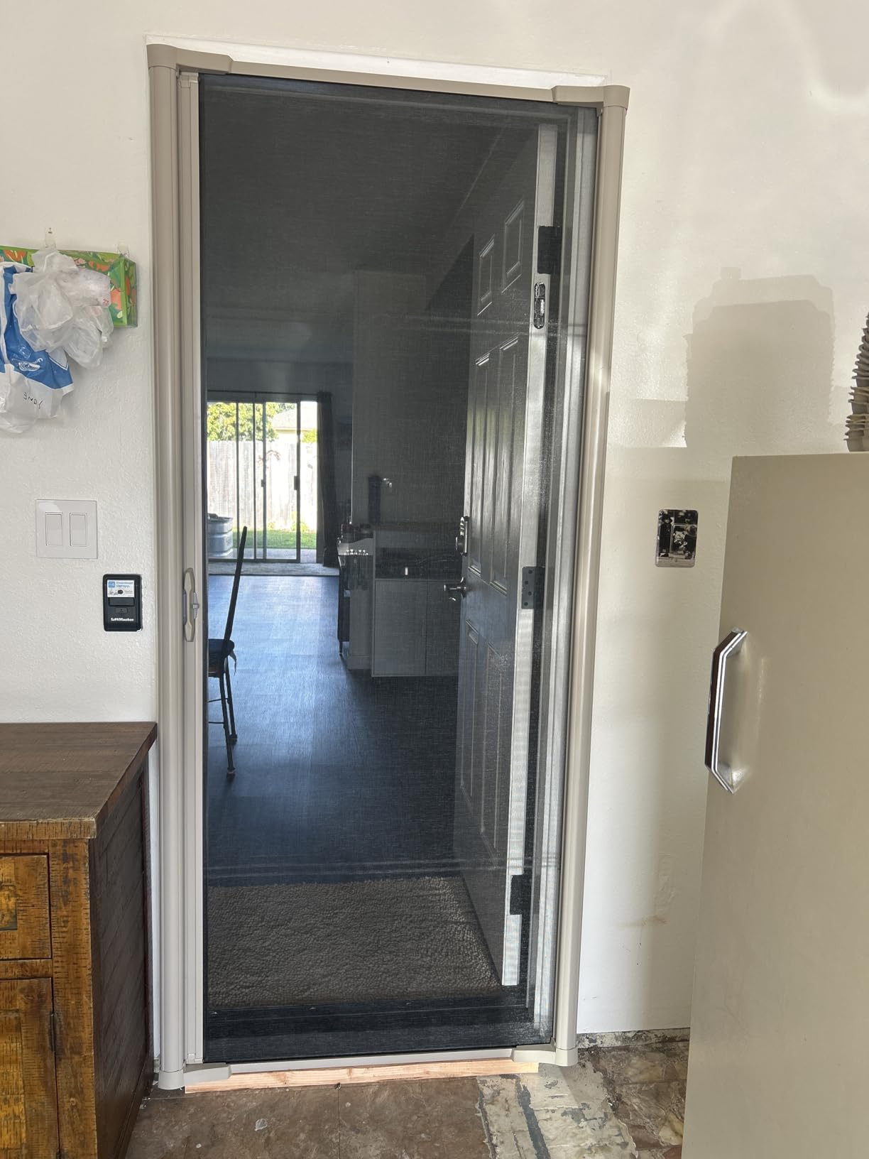 LARSON Brisa Single Brown Retractable Screen Door, Door Mesh Screen with EZ-Glide Fits 78-in to 79-in Tall x 32-in to 36-in Wide Front Doors customer photo 1