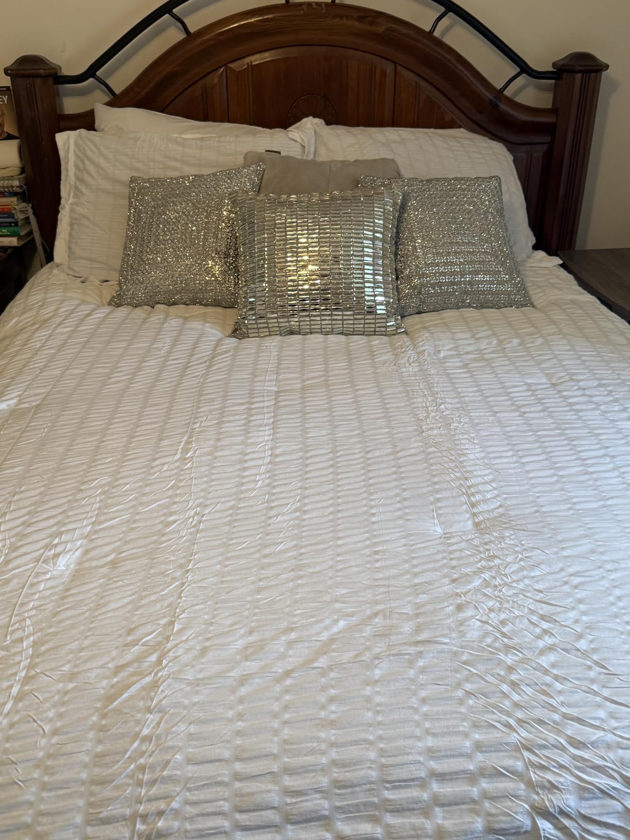 Queen Comforter Set, 7 Pieces White Seersucker Bed in a Bag | OEKO-TEX Certified, All Season Bedding Set with 240 GSM Down Alternative Comforter, Flat & Fitted Sheets, Pillowcases & Shams customer photo 1