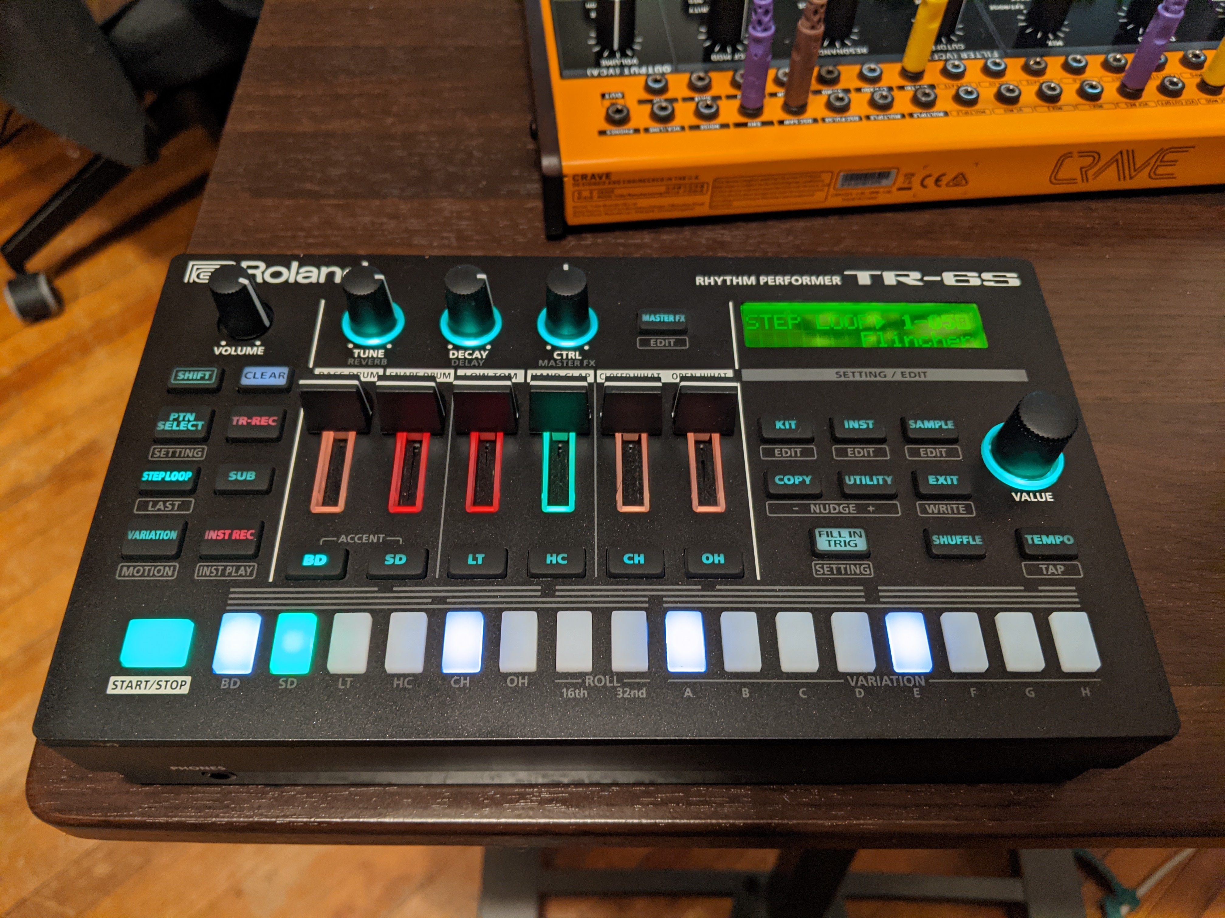 Roland TR-6S Rhythm Performer Compact Drum Machine with Six Tracks of Authentic TR Sounds including TR-808, CR-78 & More customer photo 1