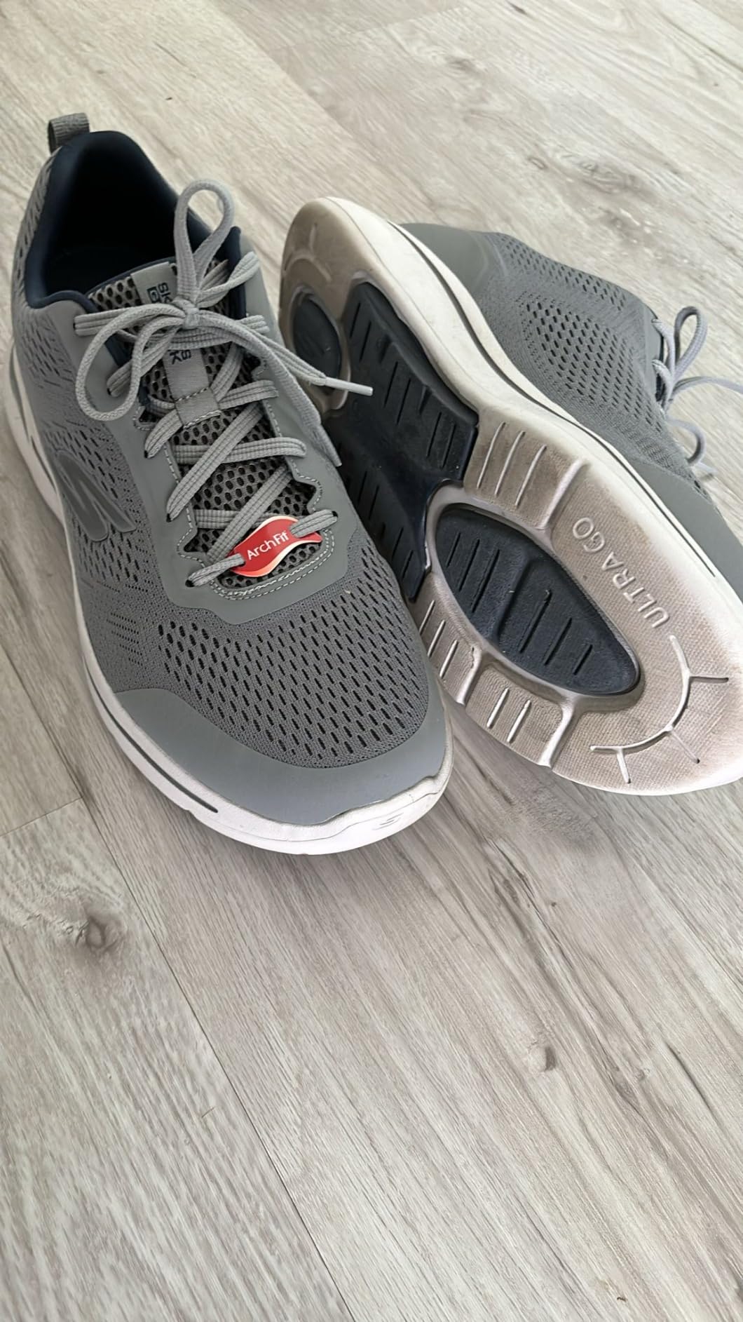 Men's Gowalk Arch Fit-Athletic Workout Walking Shoe with Air Cooled Foam customer photo 1