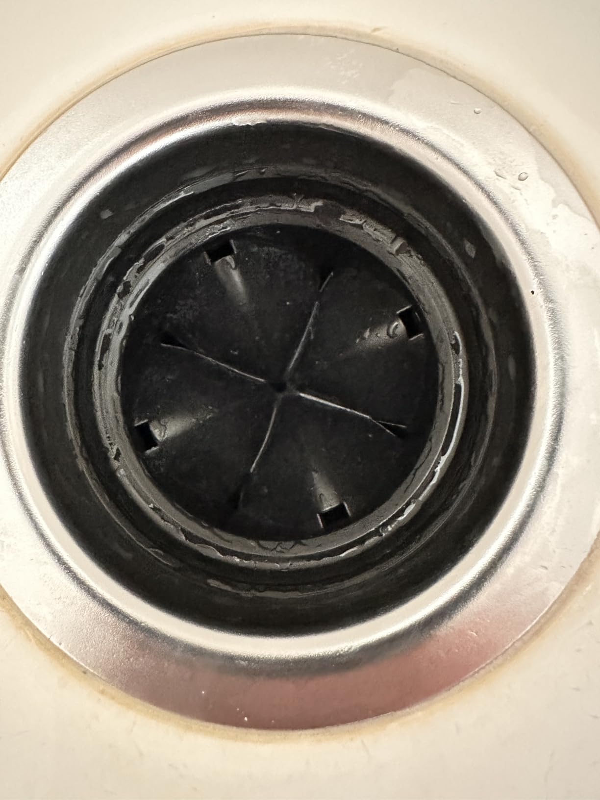 Frigidaire 1/2 HP Corded Garbage Disposal for Kitchen Sinks | FF05DISPC1 customer photo 2