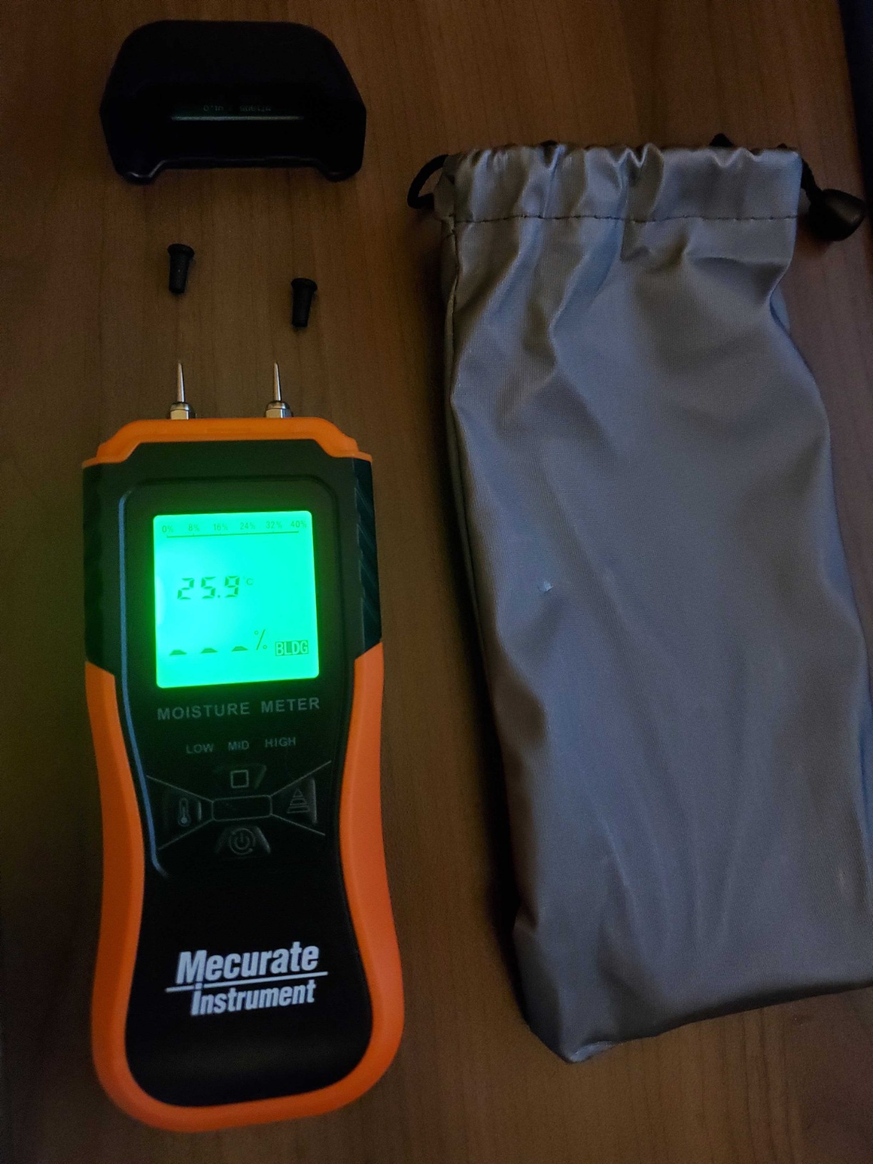 Mecurate Digital Pin Type Wood Moisture Meter with 3 Colored Indicators, Moisture Detector 2 Mode 8 Calibration Large Backlit for Wood, Wall, Firewall customer photo 1