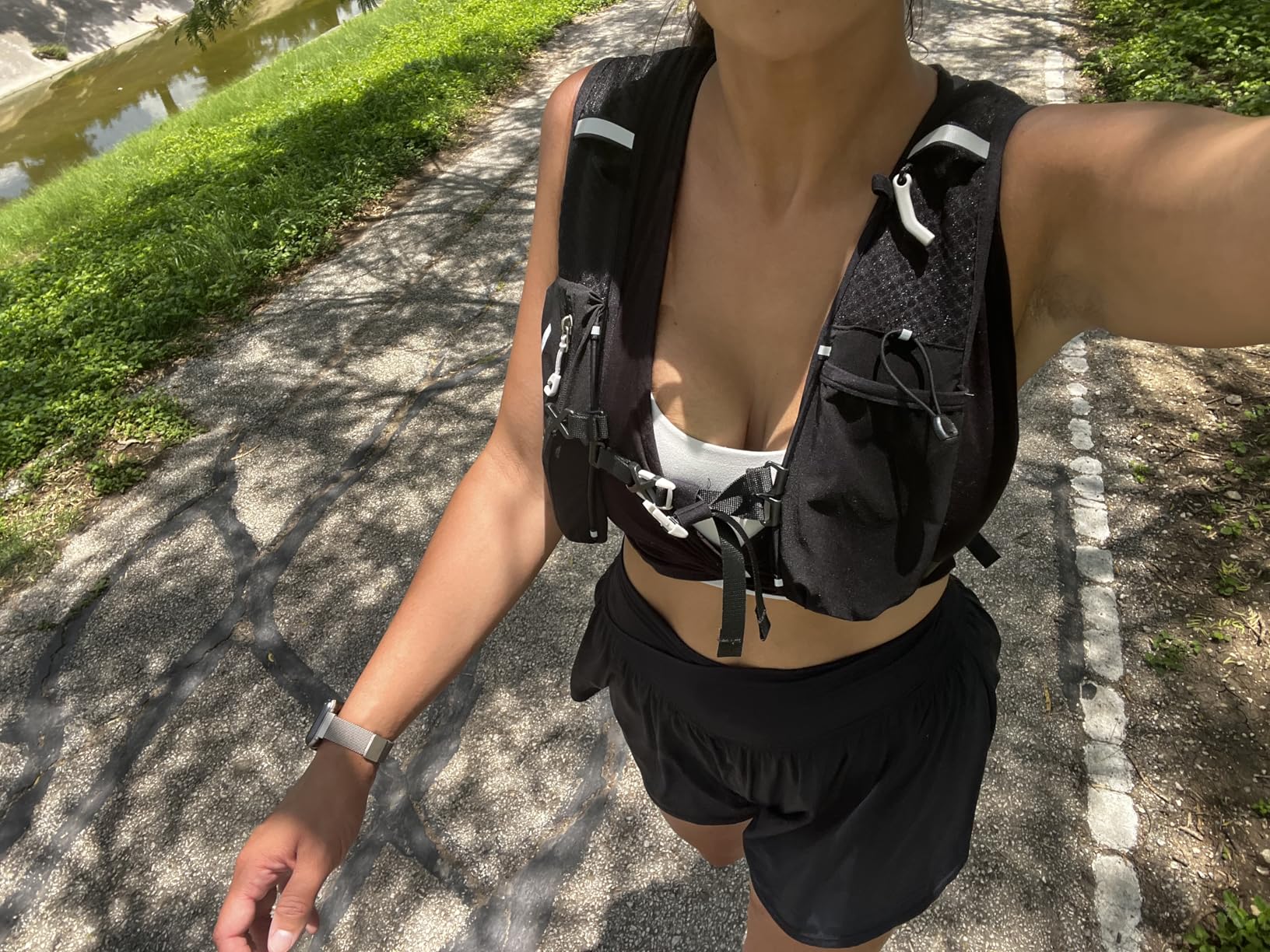 INOXTO Running Hydration Vest Backpack, Lightweight Insulated Pack with 1.5L Water Bladder Bag Daypack for Hiking Trail Running Cycling Race Marathon for Women Men customer photo 1