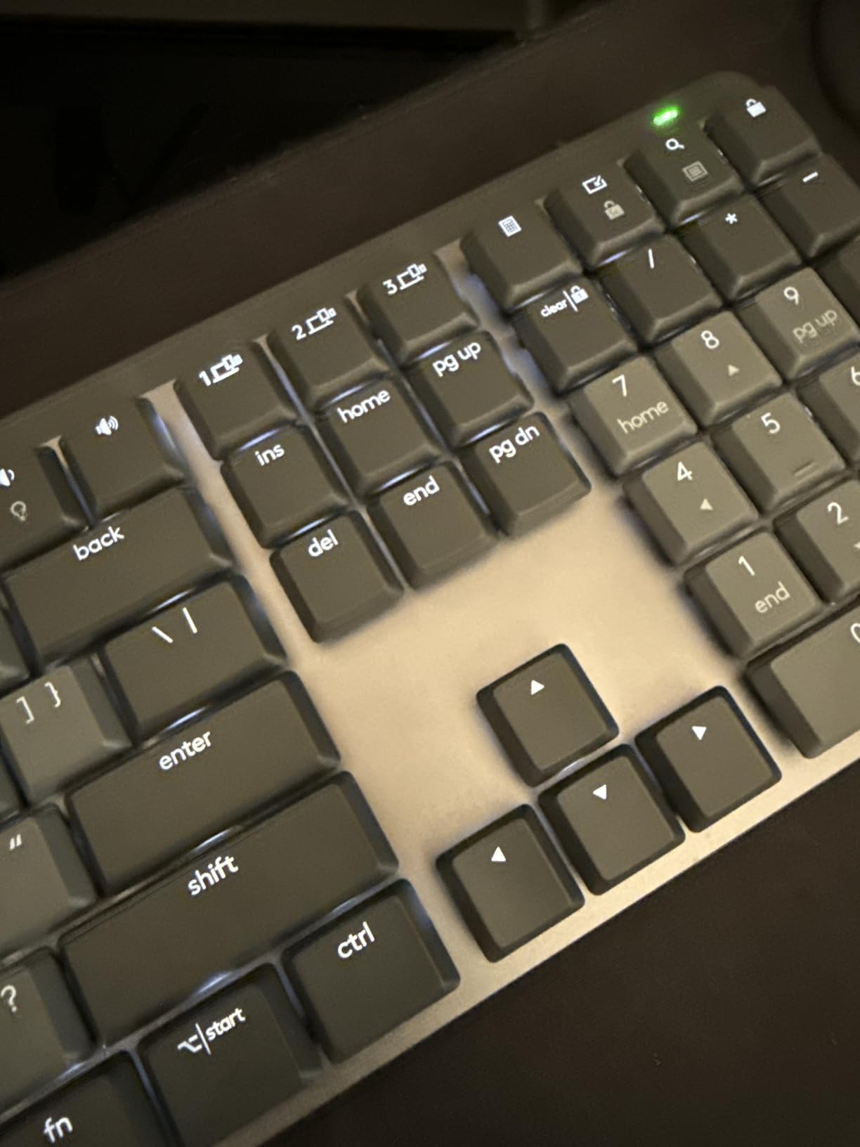 Logitech MX Mechanical Mini Wireless Illuminated Keyboard, Tactile Quiet Switches, Backlit, Bluetooth, USB-C, macOS, Windows, Linux, iOS, Android, Metal customer photo 1