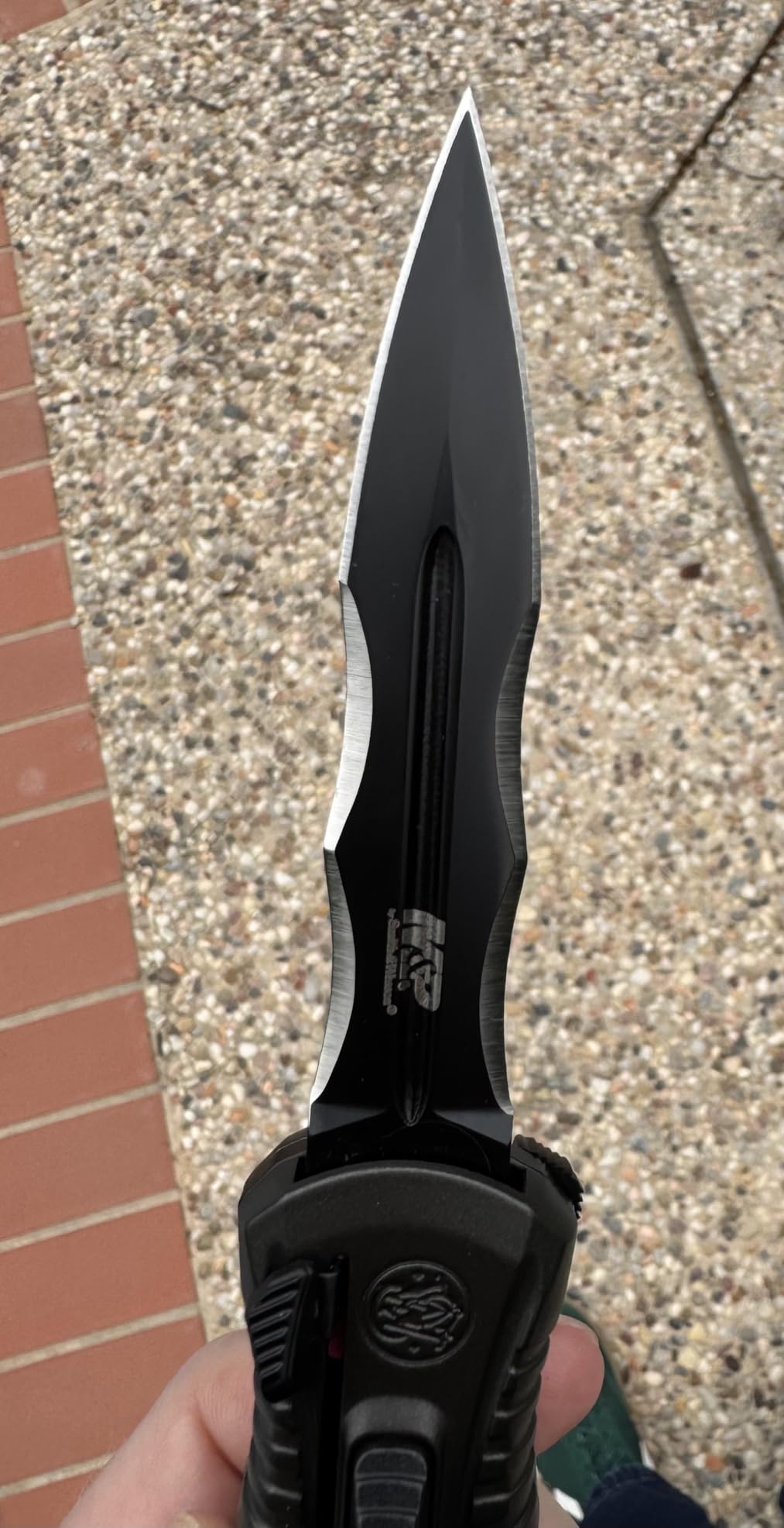 Smith & Wesson MPOTF10 Gray/Black Serrated OTF Knife customer photo 2