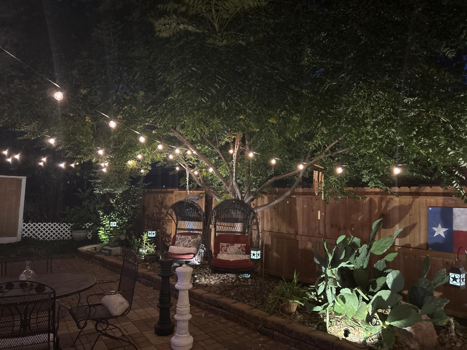Brightown Outdoor String Lights, 50+5FT 25 G40 Bulbs Shatterproof Patio Lights, IP65 Waterproof Dimmable Hanging Connectable Globe LED Outdoor Lights for Christmas, Backyard, Bistro, Porch customer photo 1