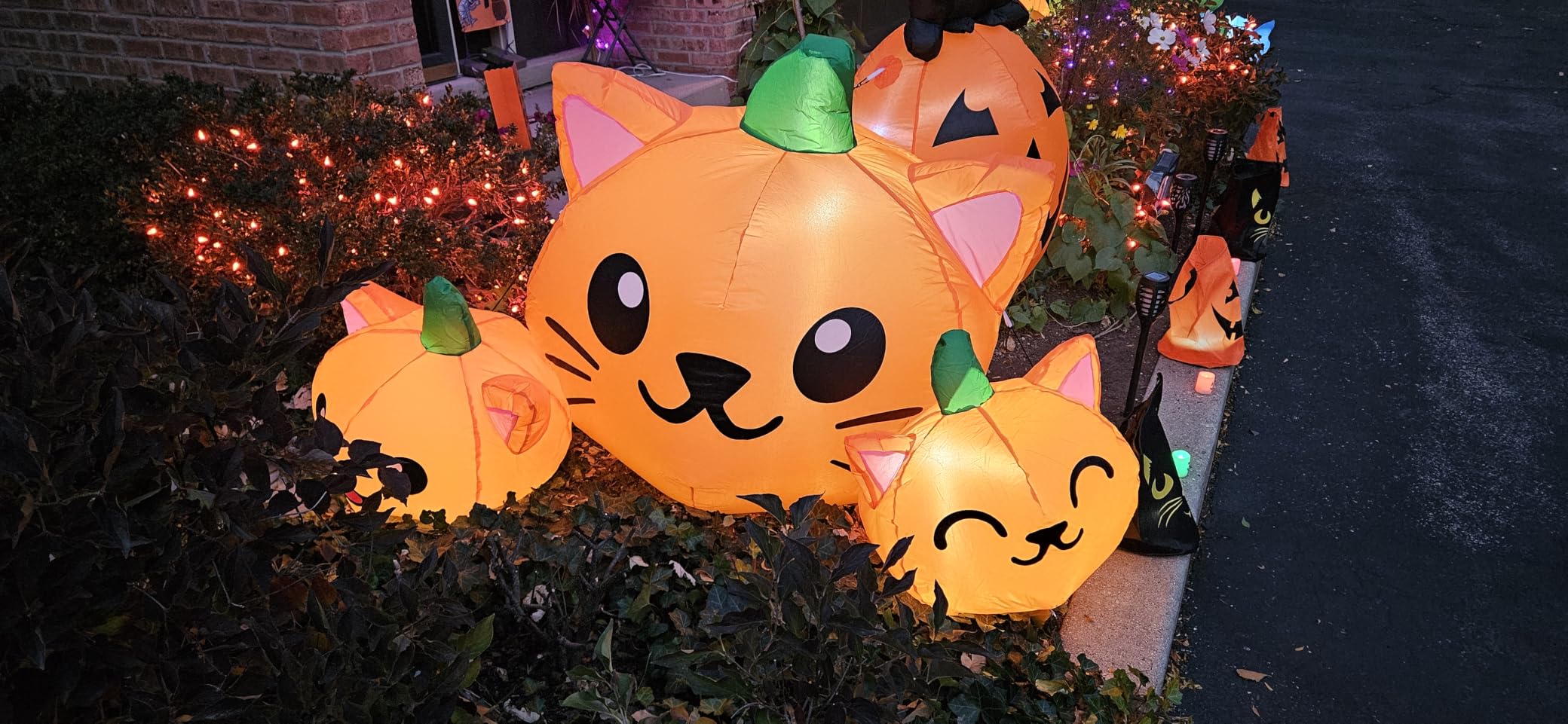 Halloween Inflatable 5FT Long Three Pumpkin Cat Head Combo with Built-in LEDs, Blow Up Yard Decoration for Holiday Party Indoor, Outdoor, Yard, Garden, Lawn customer photo 1