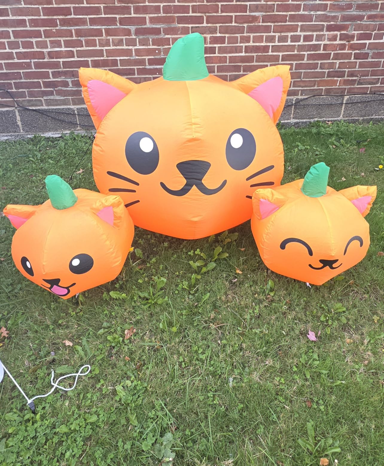 Halloween Inflatable 5FT Long Three Pumpkin Cat Head Combo with Built-in LEDs, Blow Up Yard Decoration for Holiday Party Indoor, Outdoor, Yard, Garden, Lawn customer photo 2