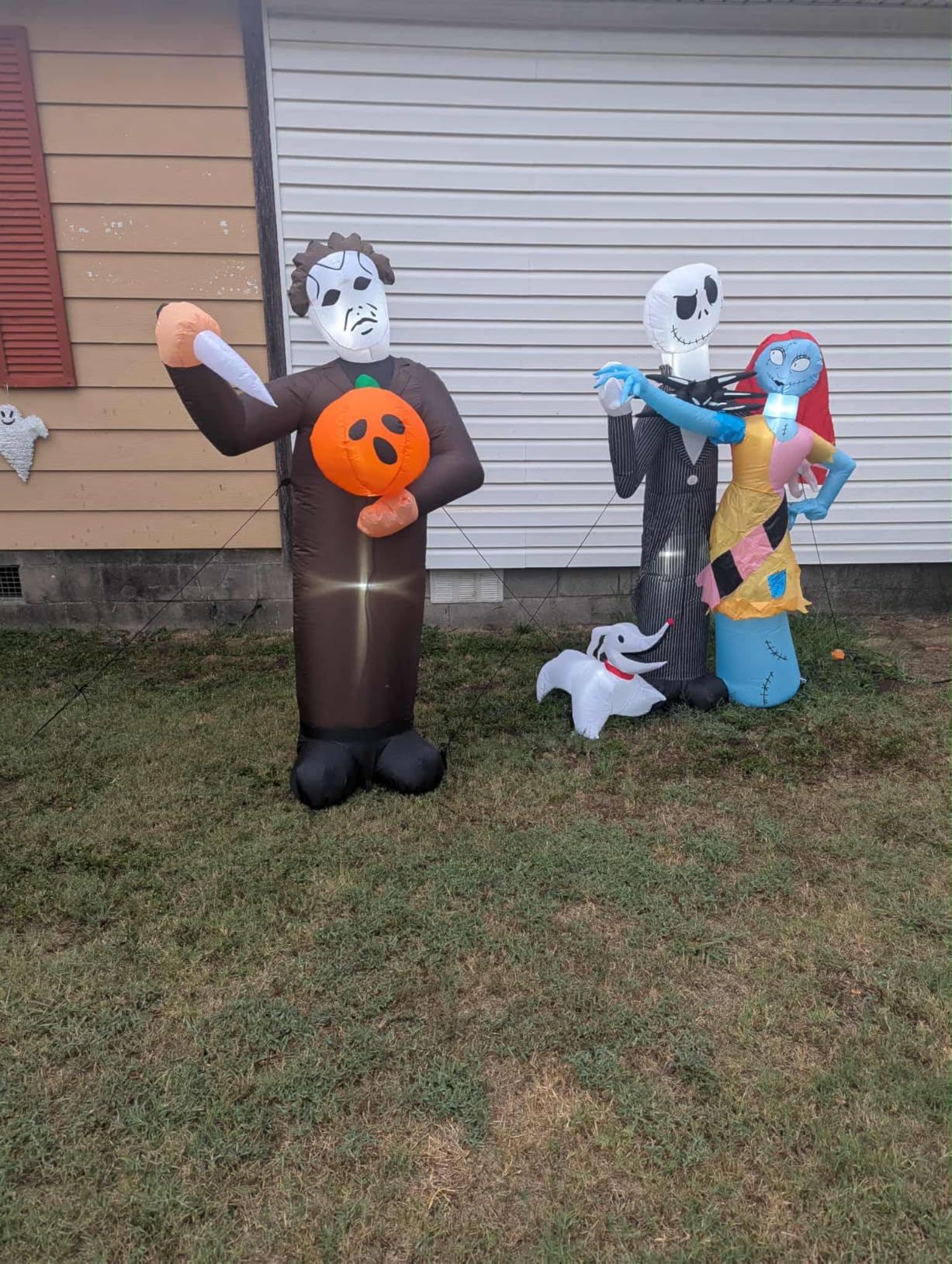 Halloween Inflatable 6FT Scary Pumpkin Killer with Built-in LEDs Blow Up Yard Decoration for Holiday Party Indoor, Outdoor, Yard, Garden, Lawn customer photo 2
